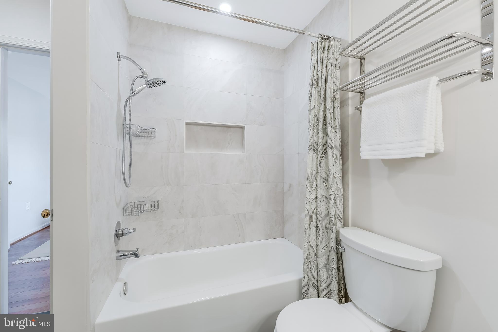 CHANTILLY HIGHLANDS - Residential