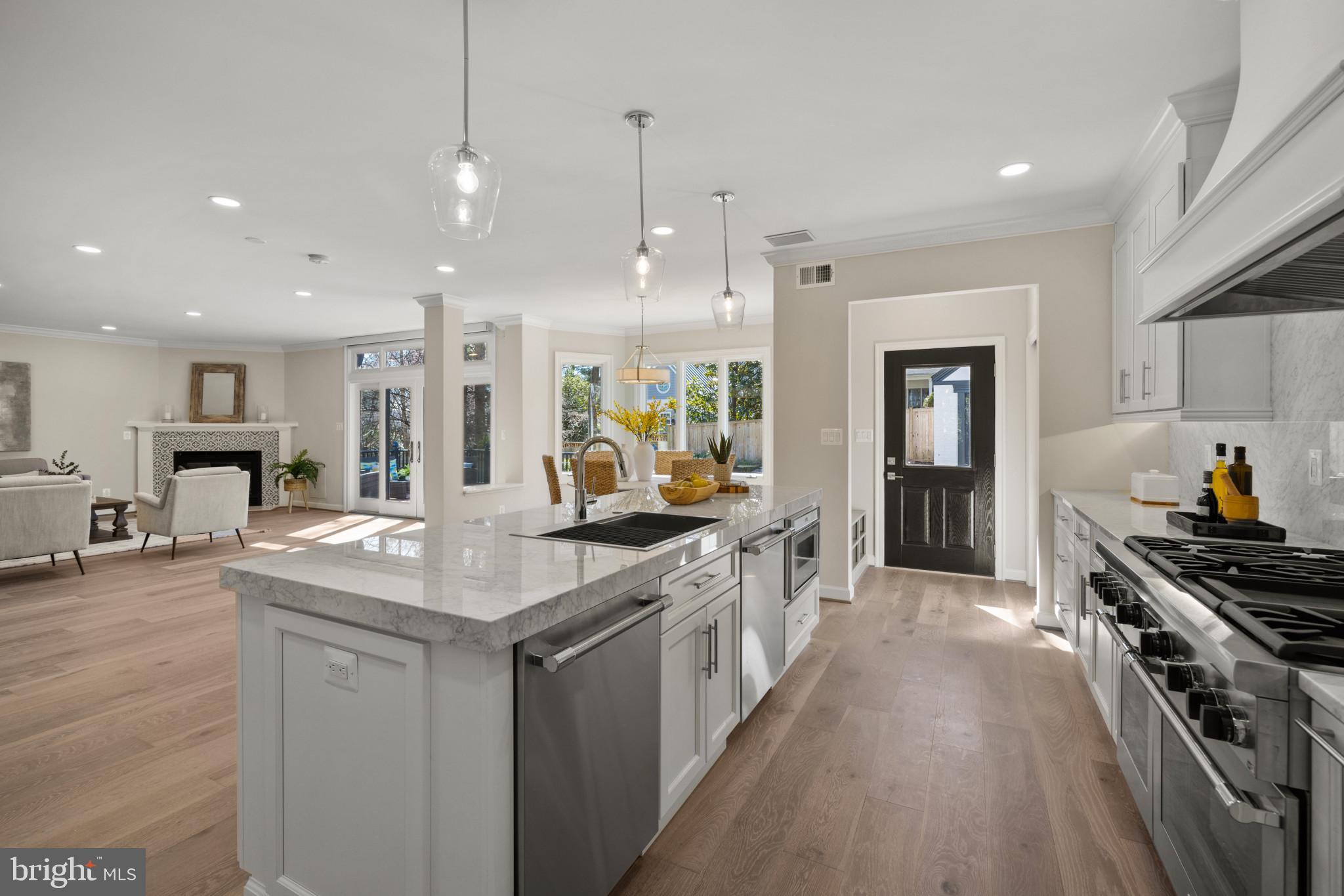 CHEVY CHASE - Residential