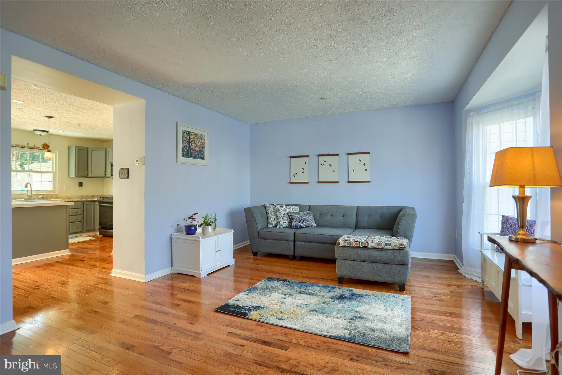1025 JEANETT WAY