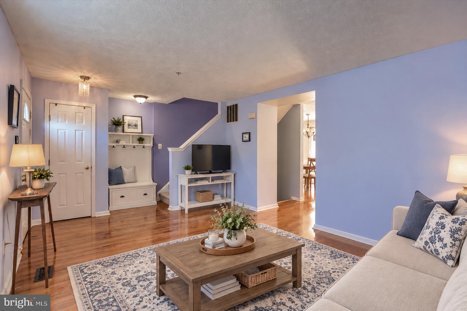 1025 JEANETT WAY