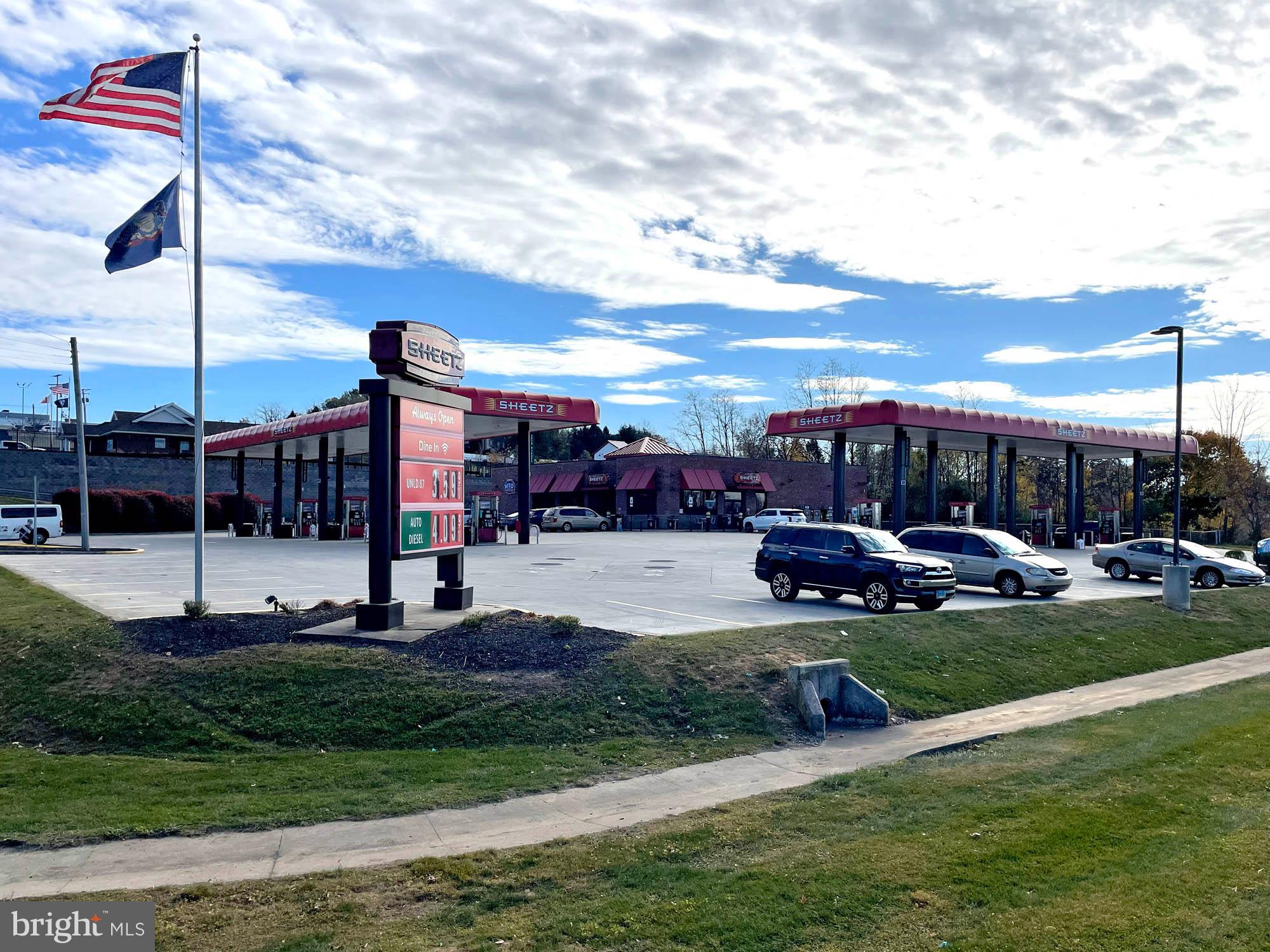 RED LION - Commercial Sale