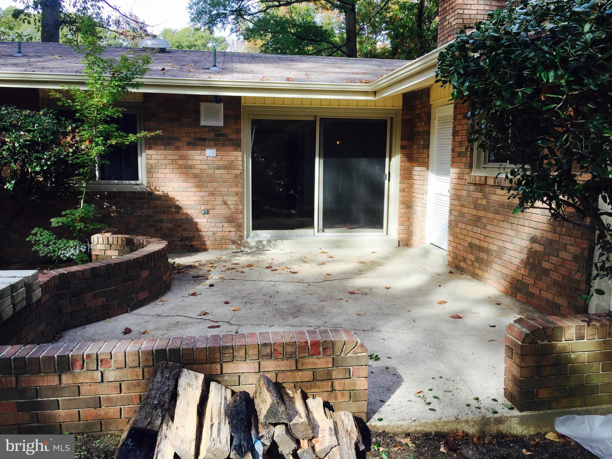 TANTALLON ON THE POTOMAC - Residential Lease