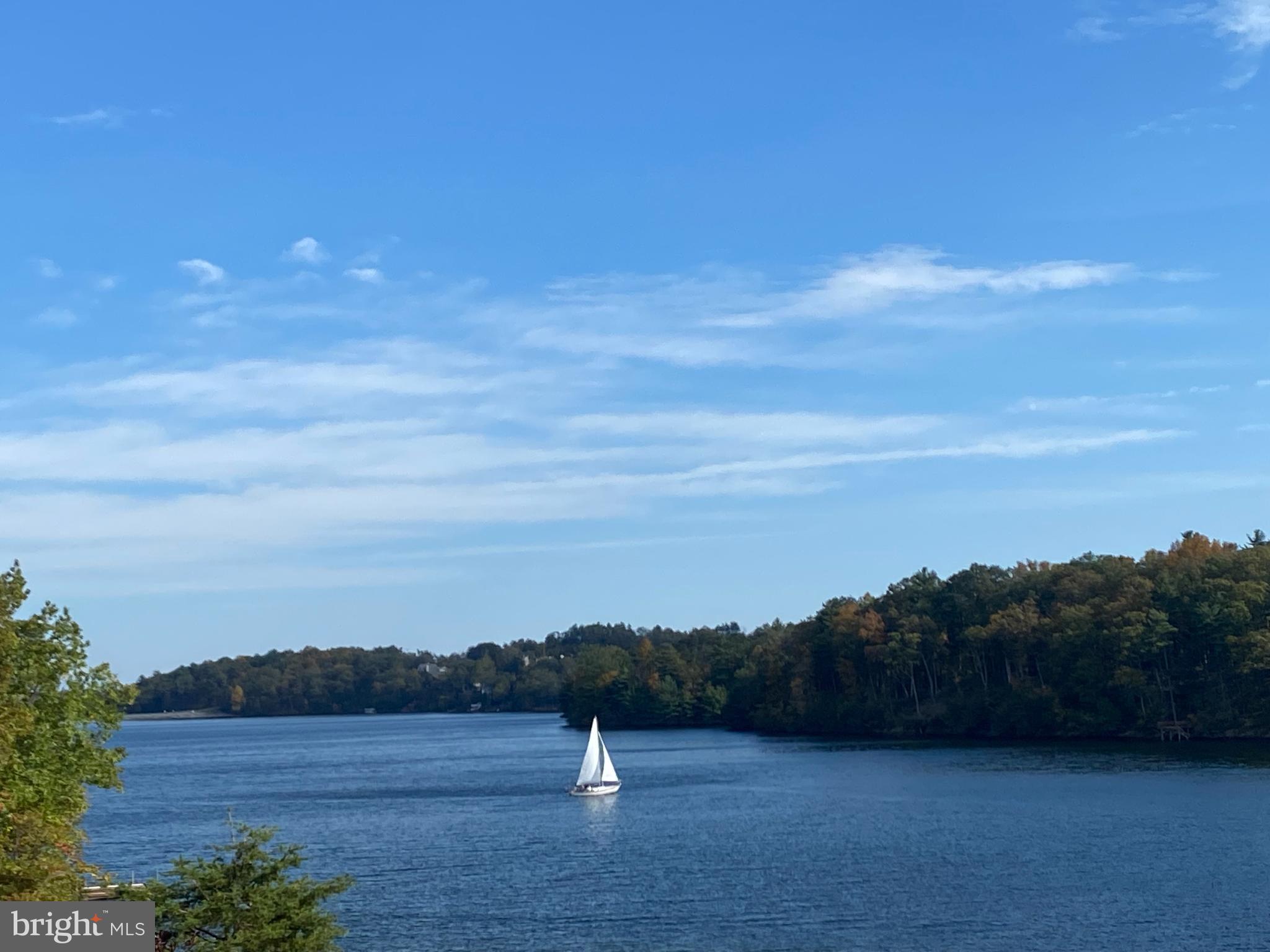 LAKE HOLIDAY ESTATES - Land