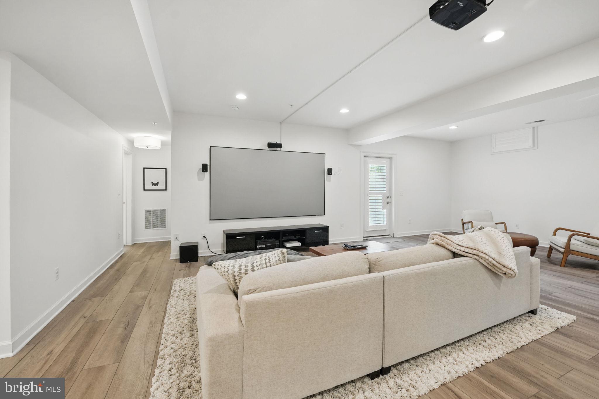 POTOMAC SHORES - Residential