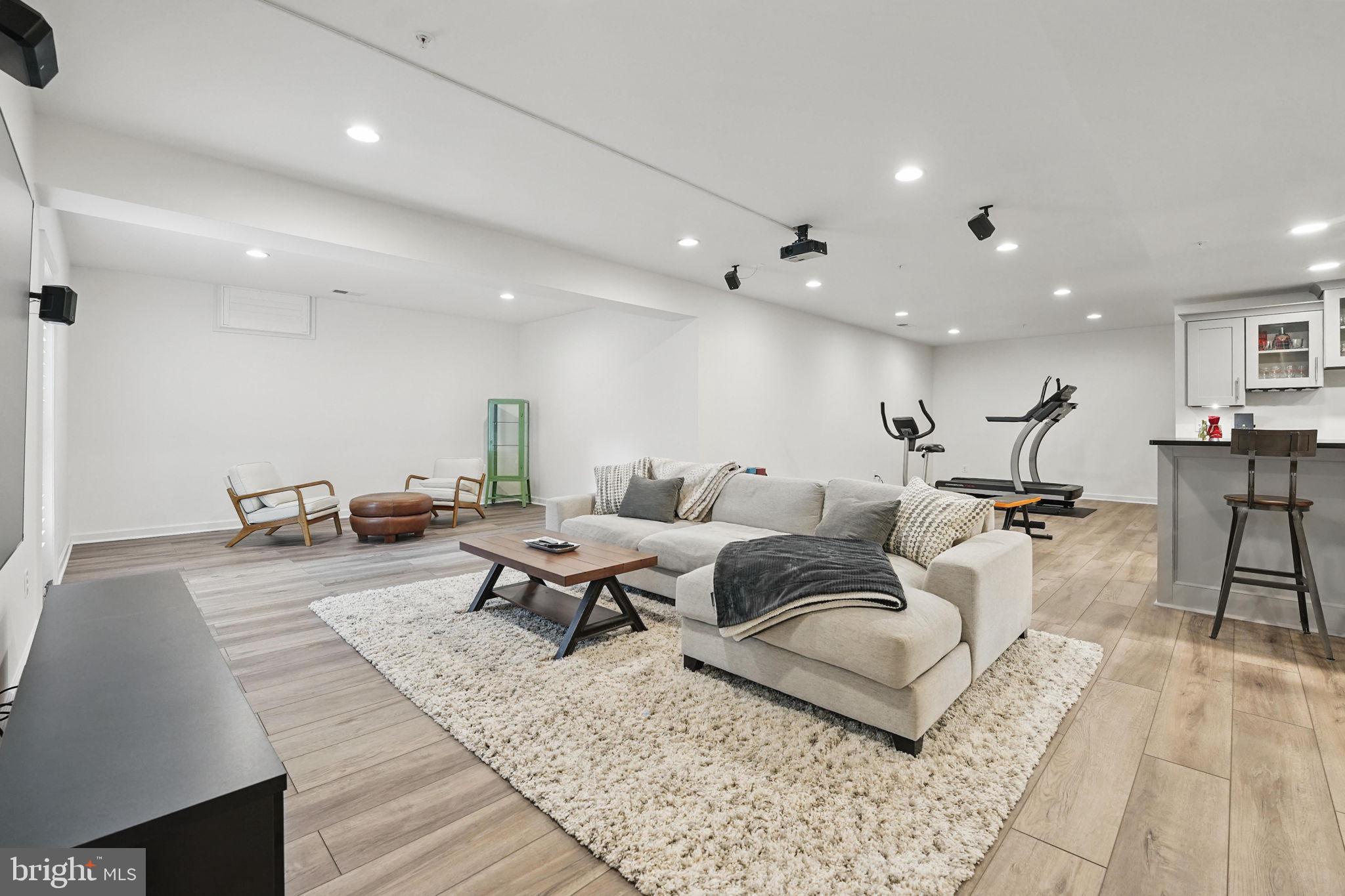 POTOMAC SHORES - Residential