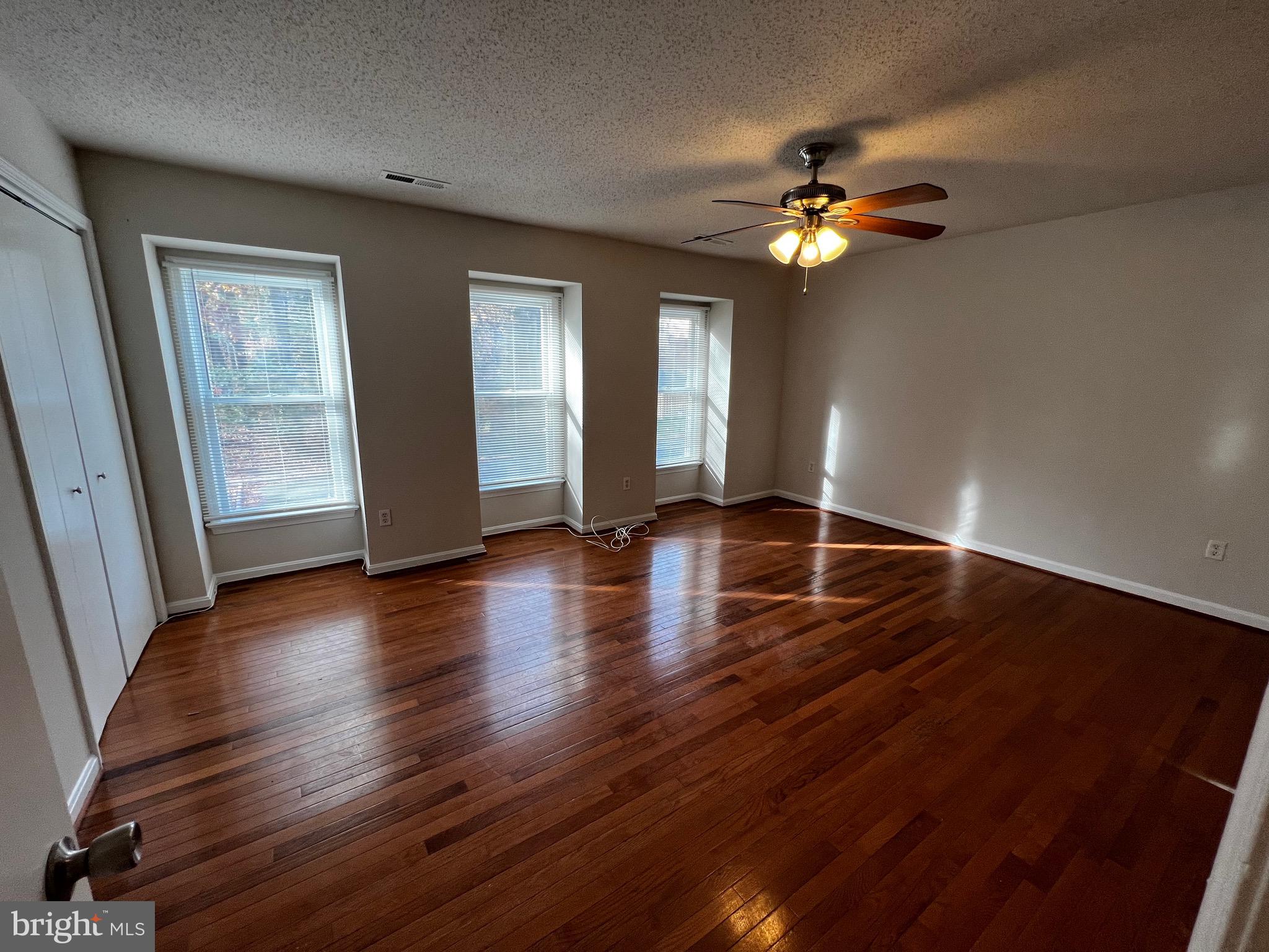 KINGS MILL - Residential Lease