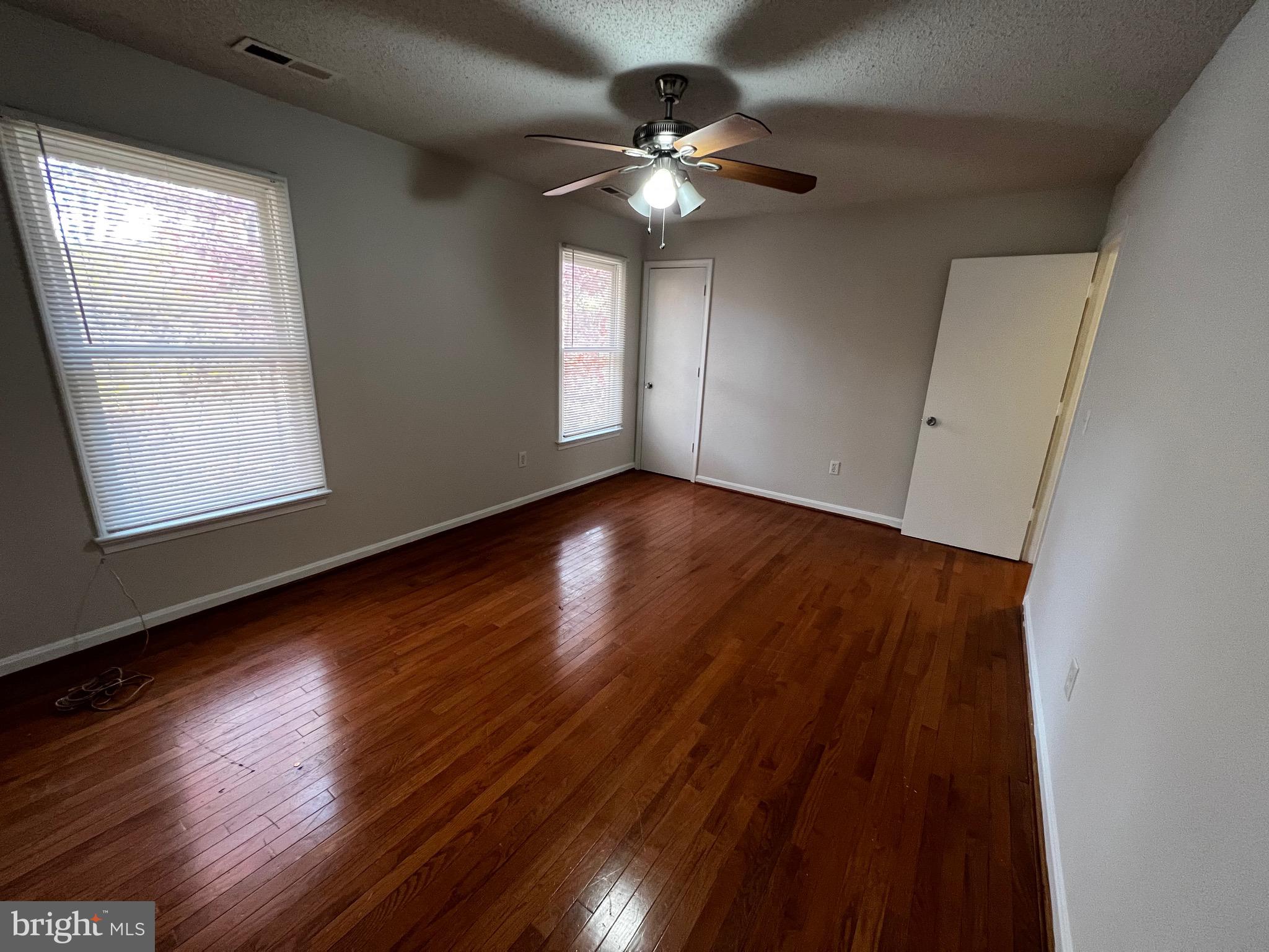 KINGS MILL - Residential Lease