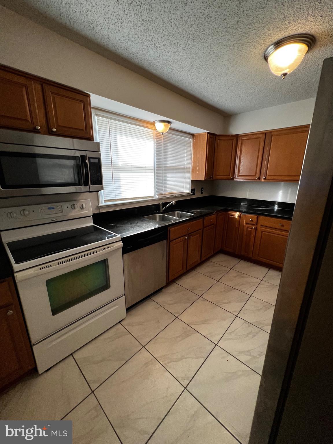 KINGS MILL - Residential Lease