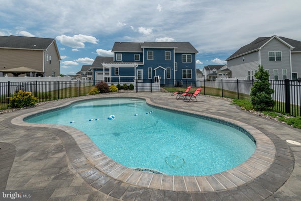 1006 MAIDEN GRASS DR, LA PLATA, MD 20646 - Image c839e5ddbd4e45a999fd89a7a4ab4bbb/492050994