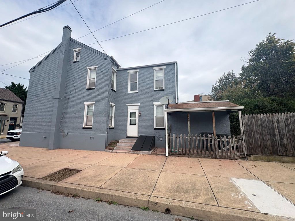 Photo of 300 Perry Street, COLUMBIA, PA 17512 (MLS # PALA2078142)