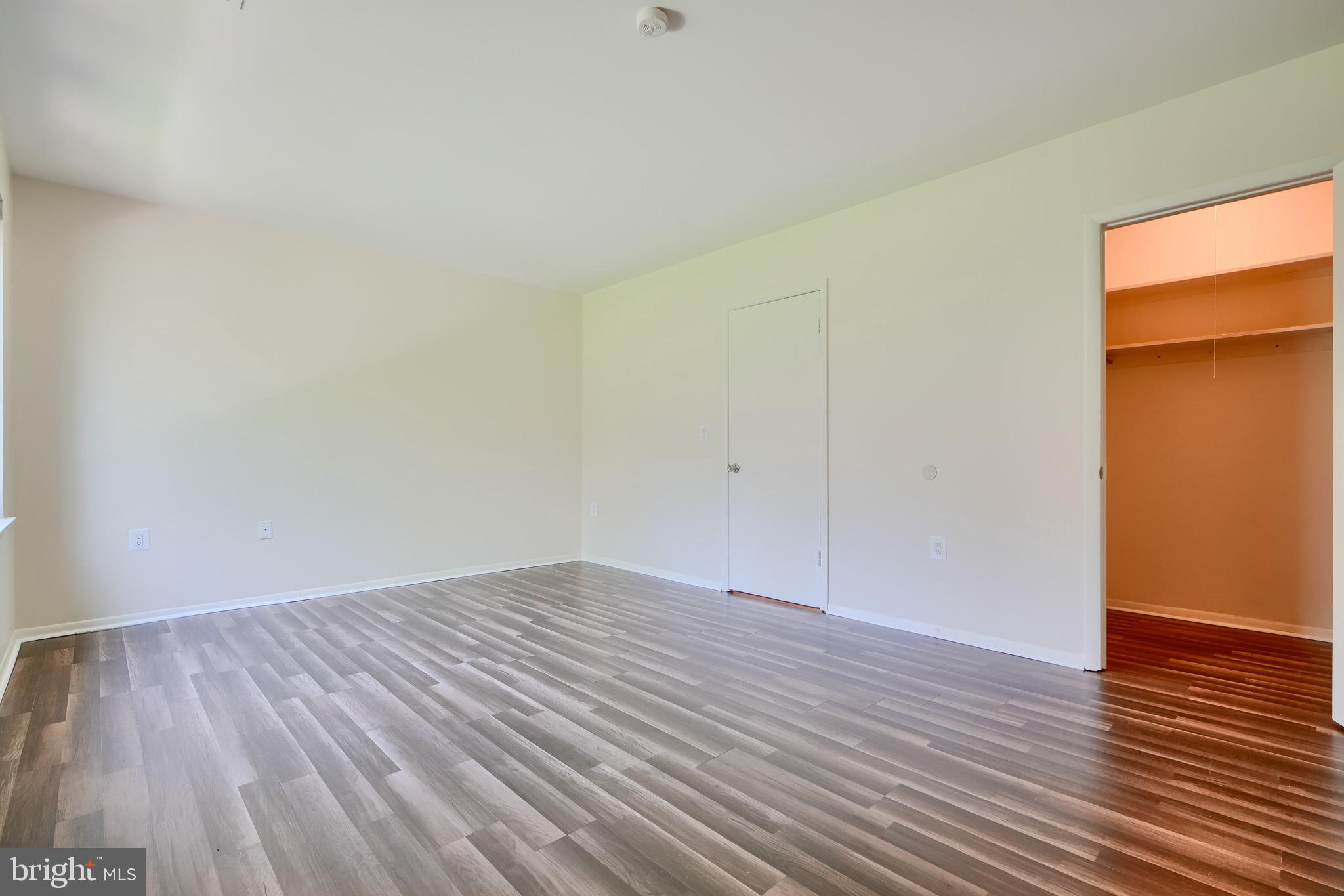 DUNN'S GROVE - Residential