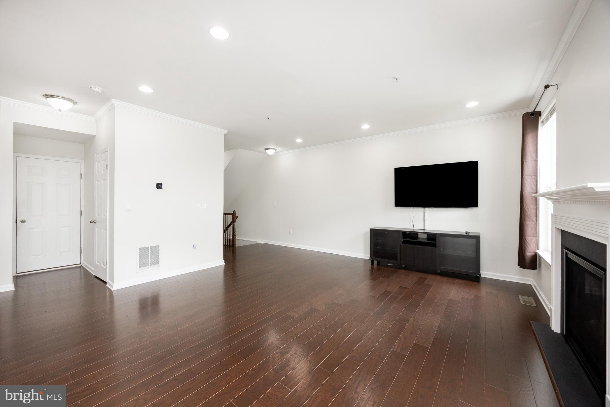 PROVIDENCE CORNER - Residential Lease