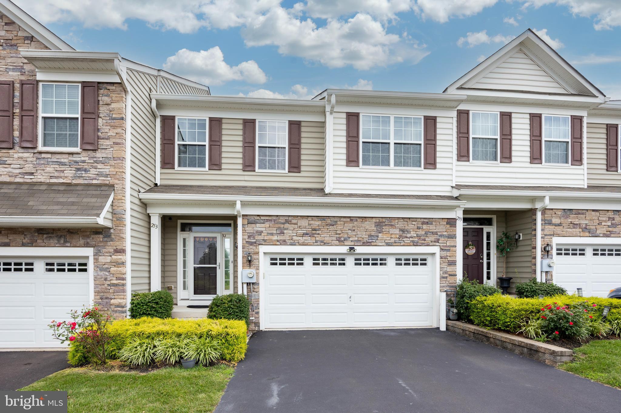 PROVIDENCE CORNER - Residential Lease