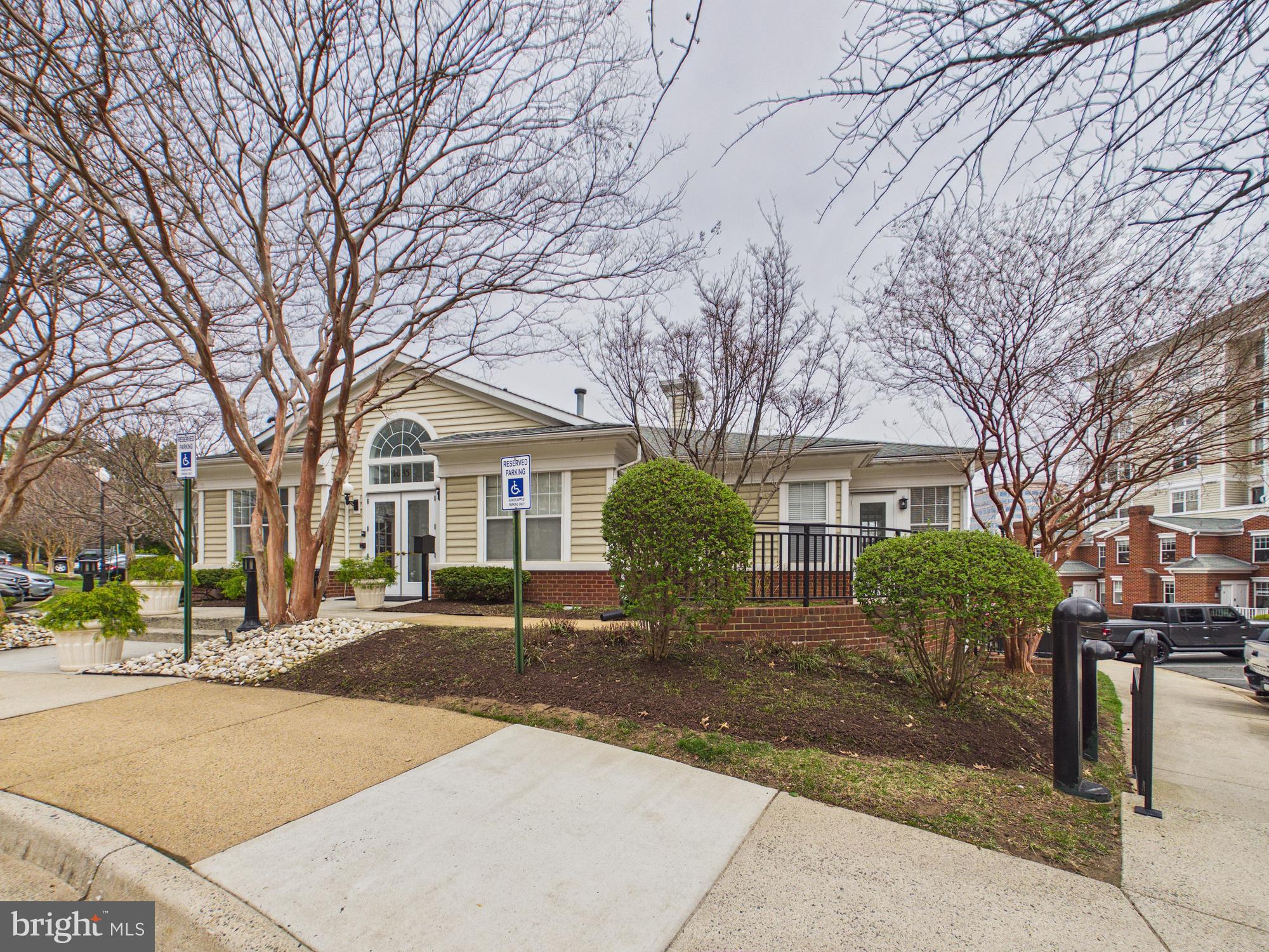 LILLIAN COURT AT TYSONS 11 - Residential