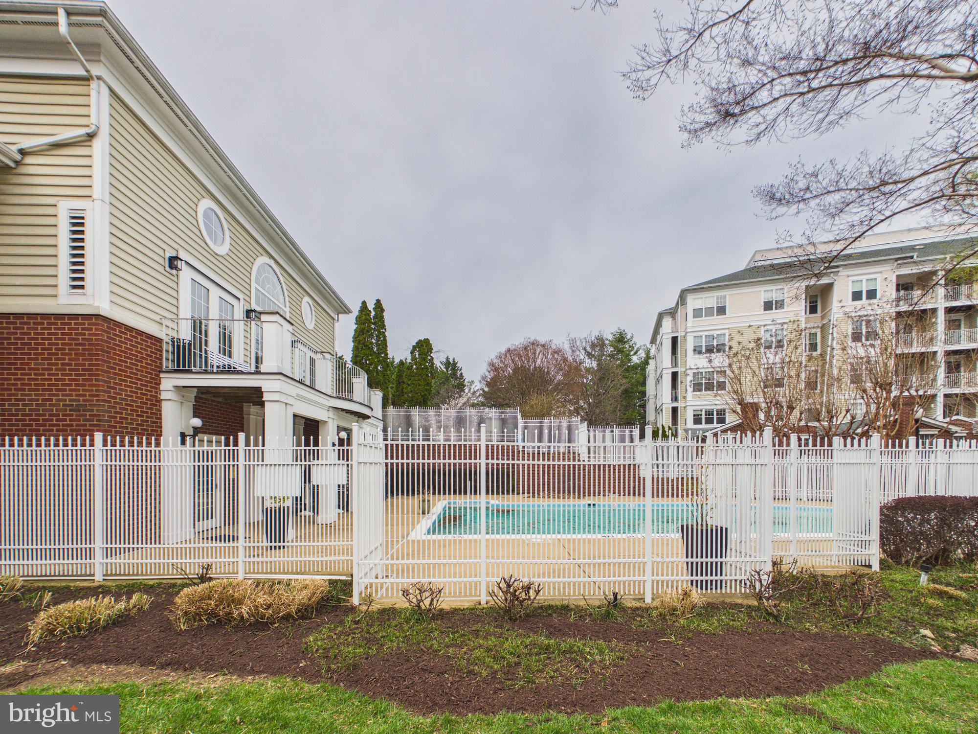 LILLIAN COURT AT TYSONS 11 - Residential