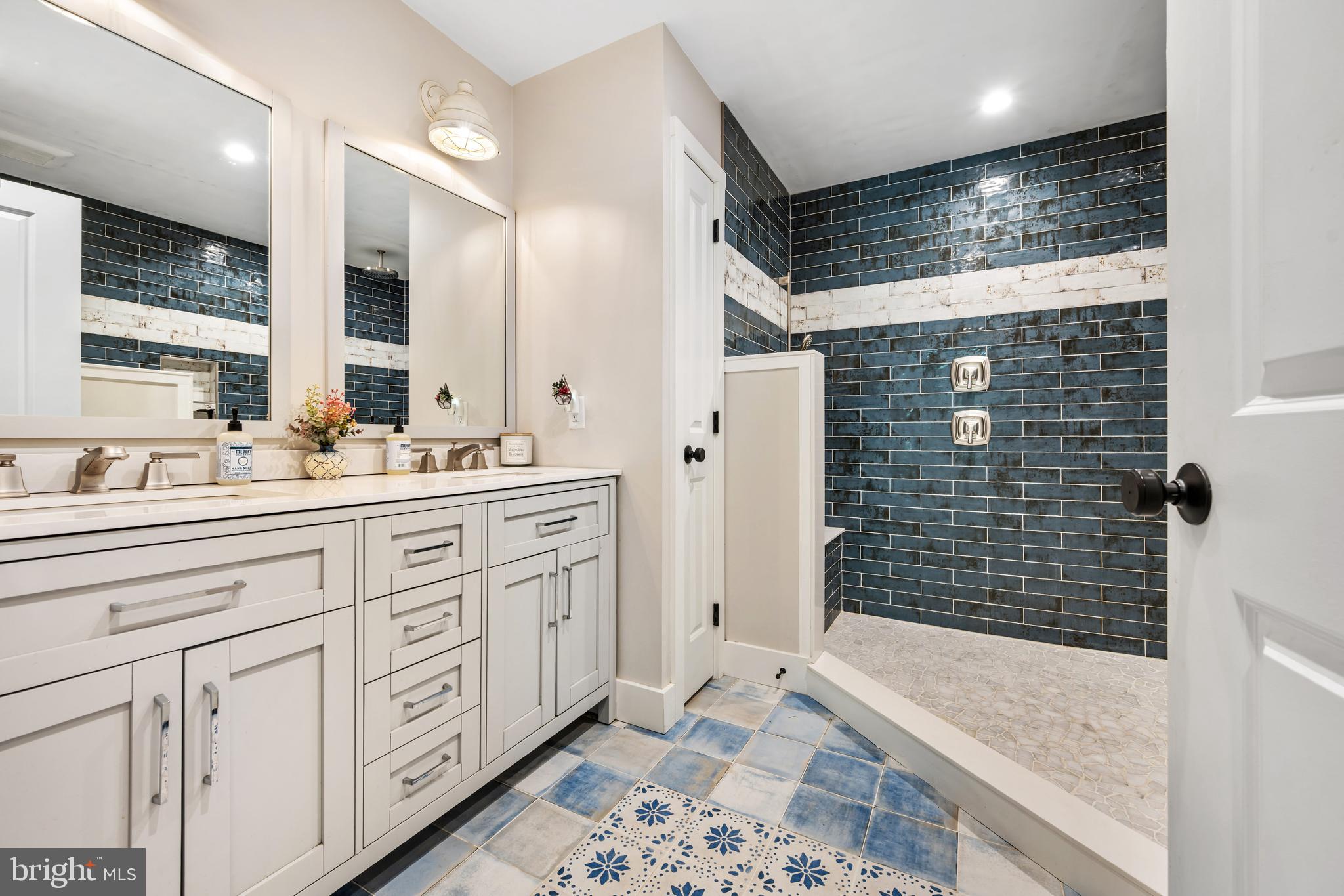 TOLCHESTER - Residential