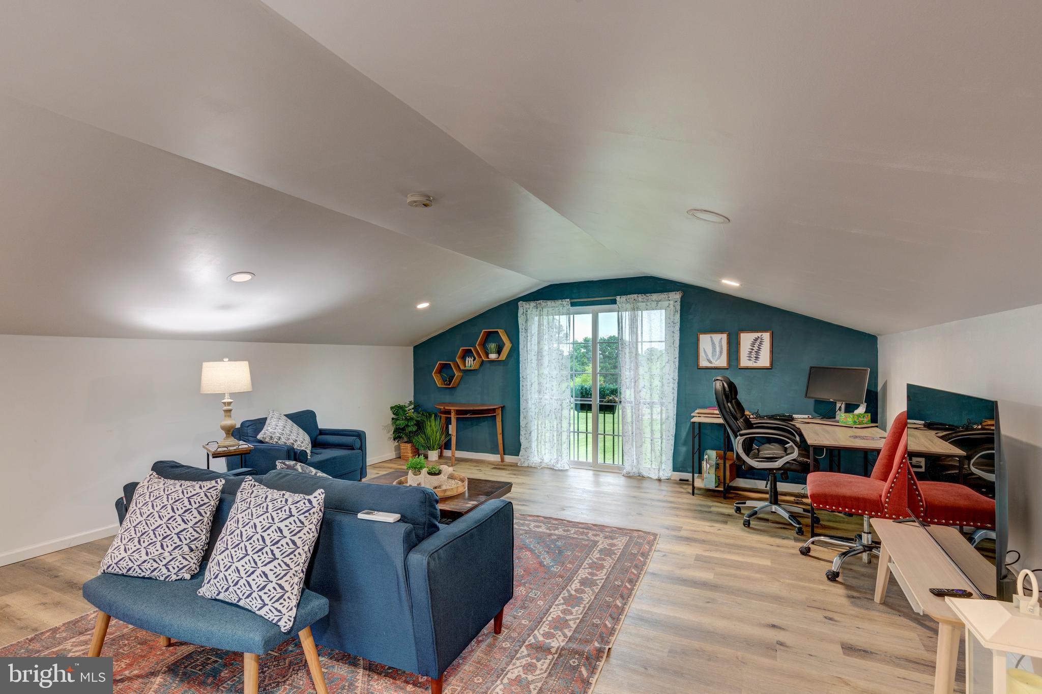 HAMPSTEAD - Residential