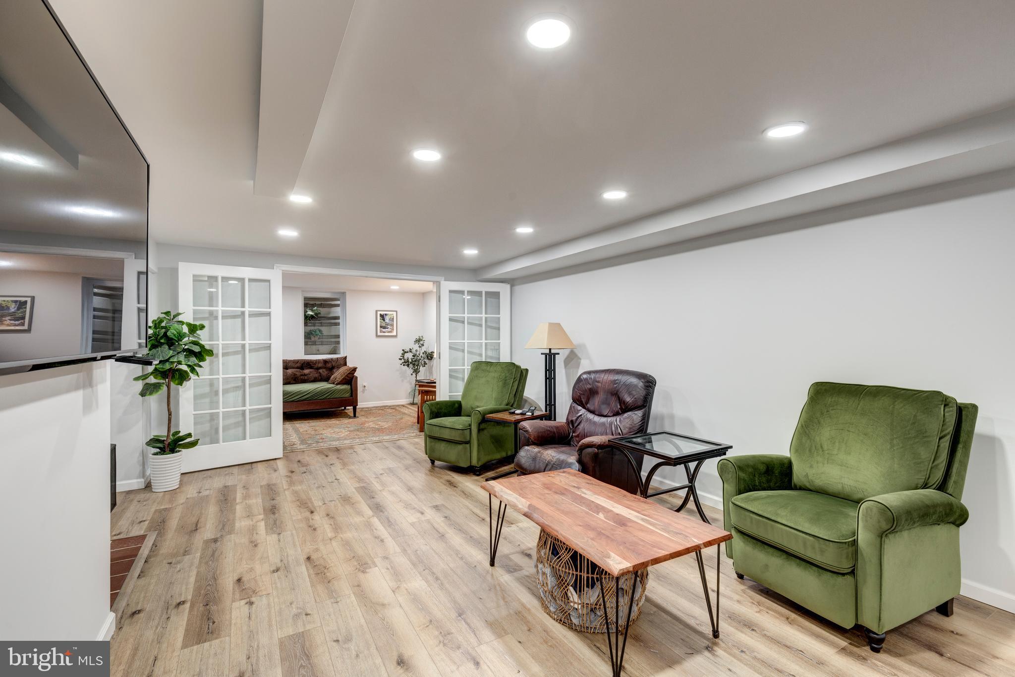 HAMPSTEAD - Residential