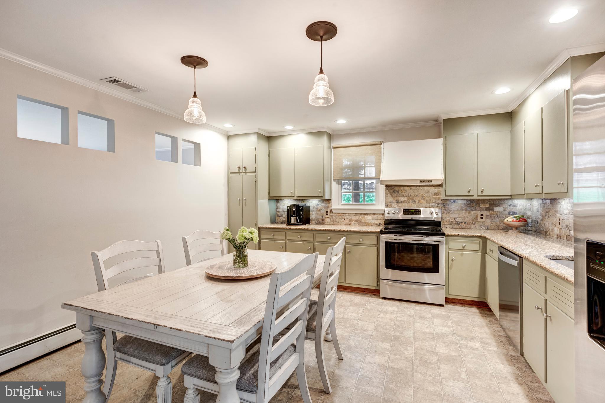 HAMPSTEAD - Residential