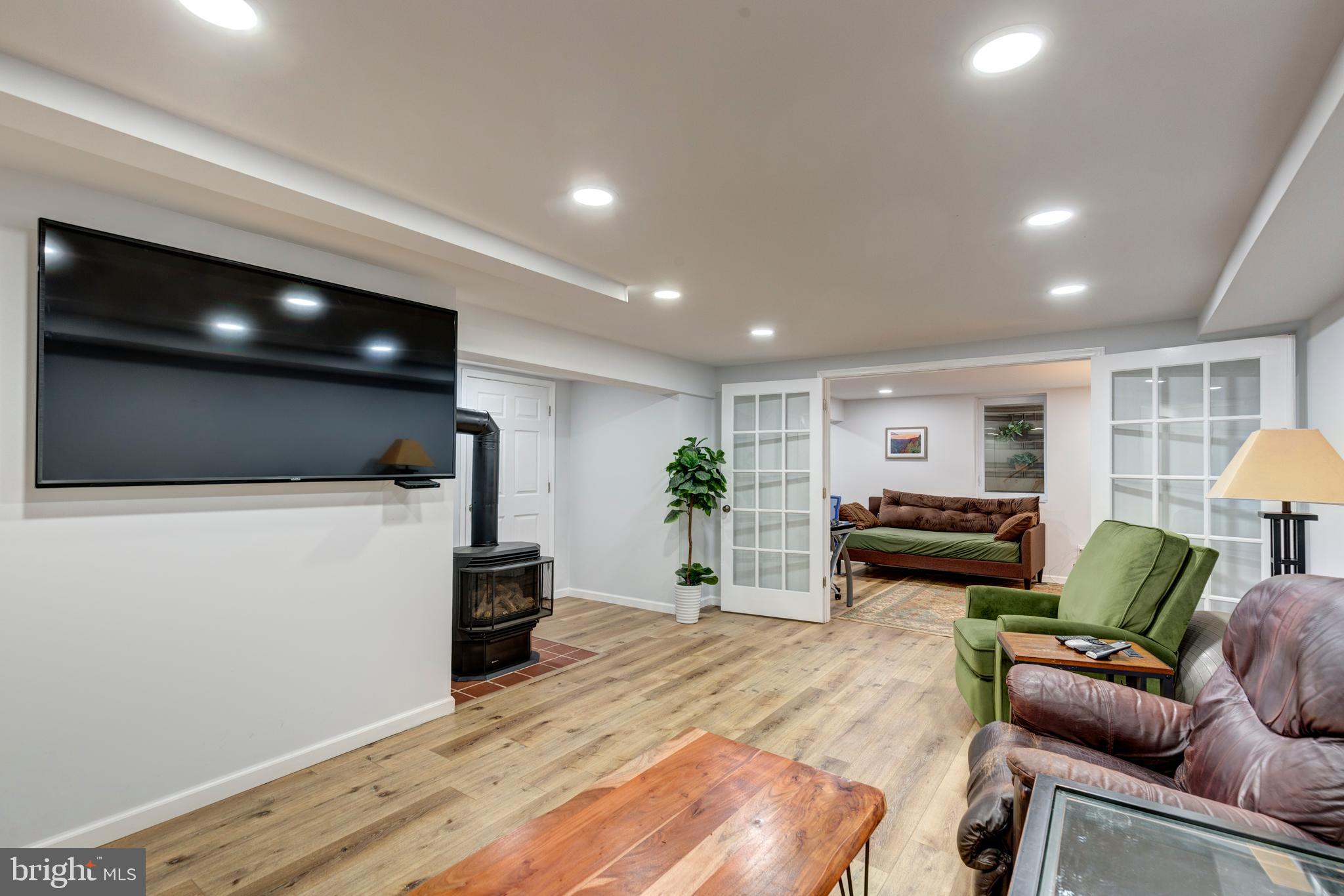 HAMPSTEAD - Residential