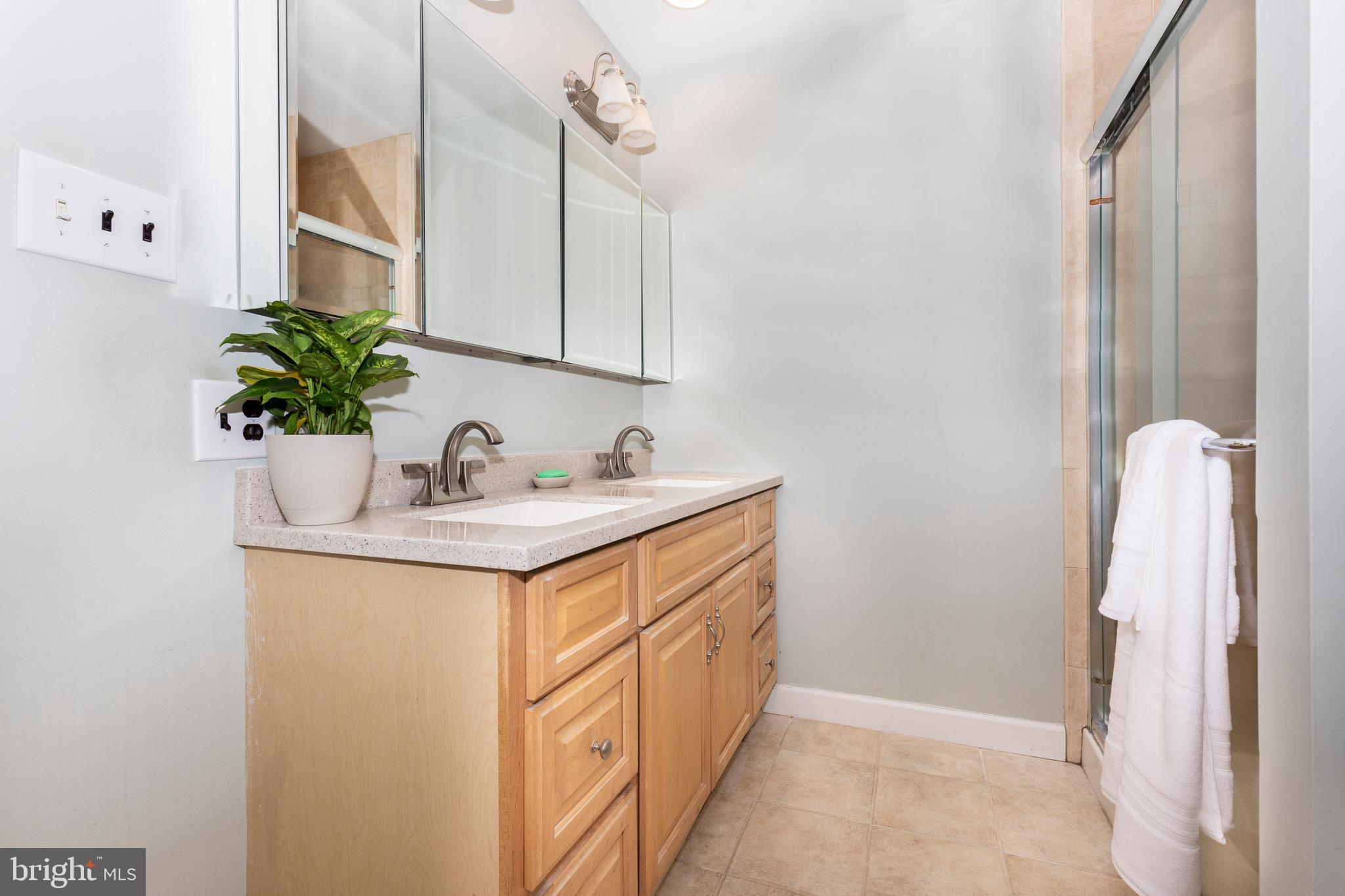 HAMPSTEAD - Residential