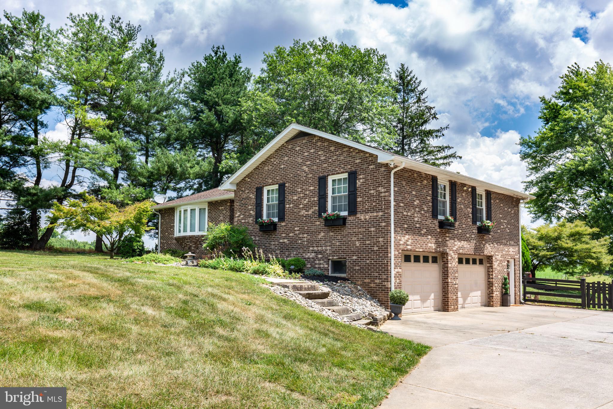 HAMPSTEAD - Residential