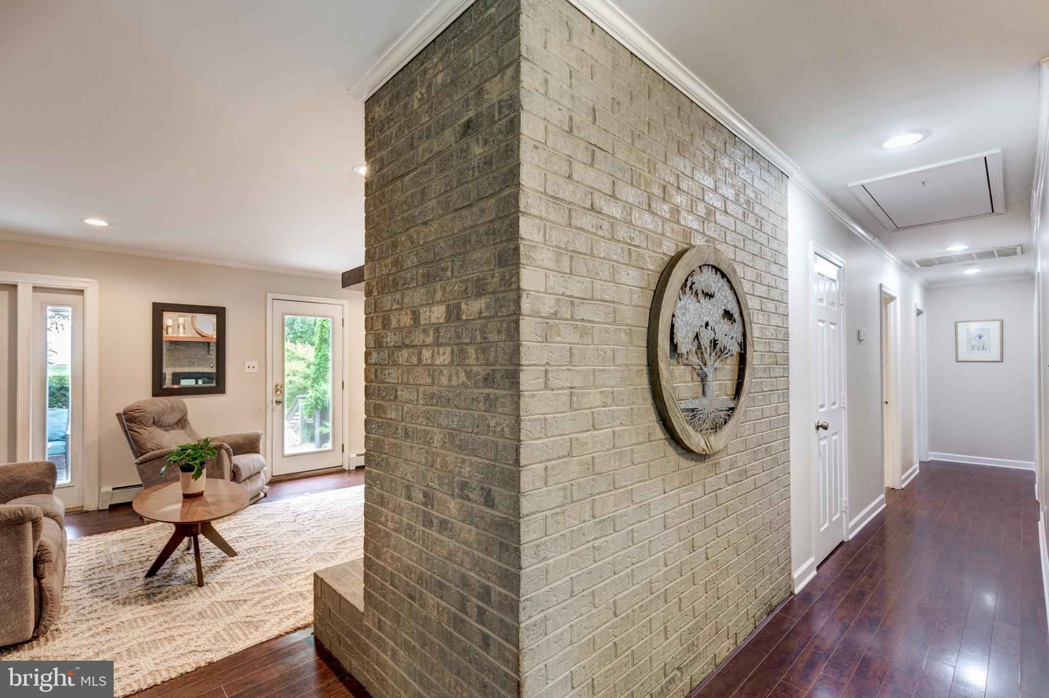 HAMPSTEAD - Residential