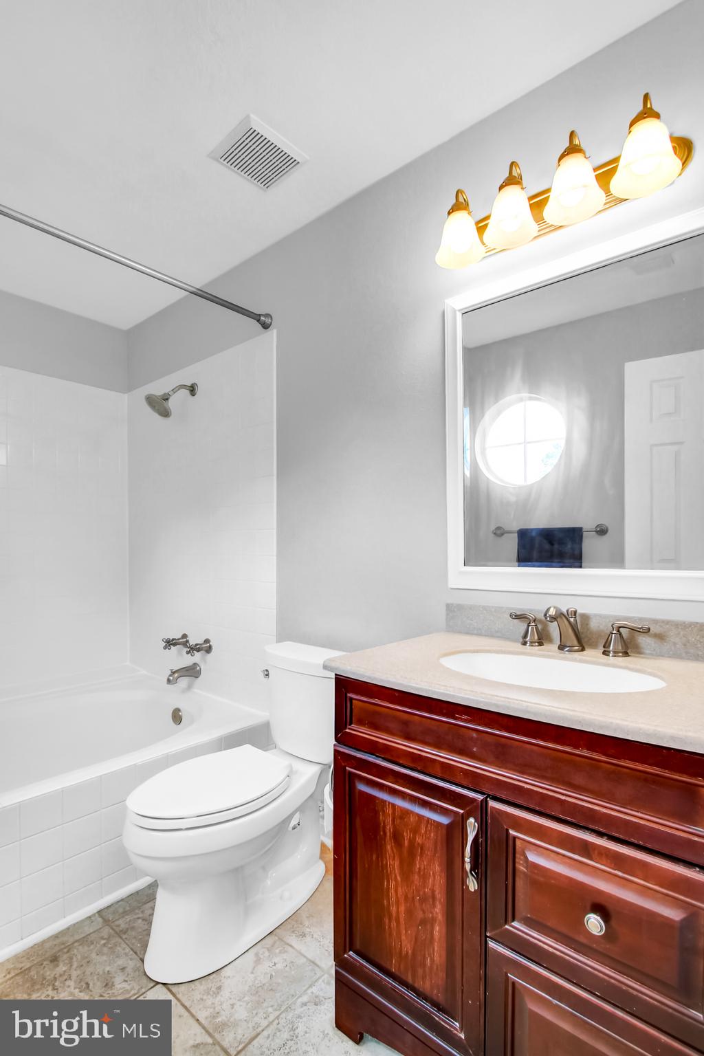 ENGLISH COUNTRY MANOR - Residential