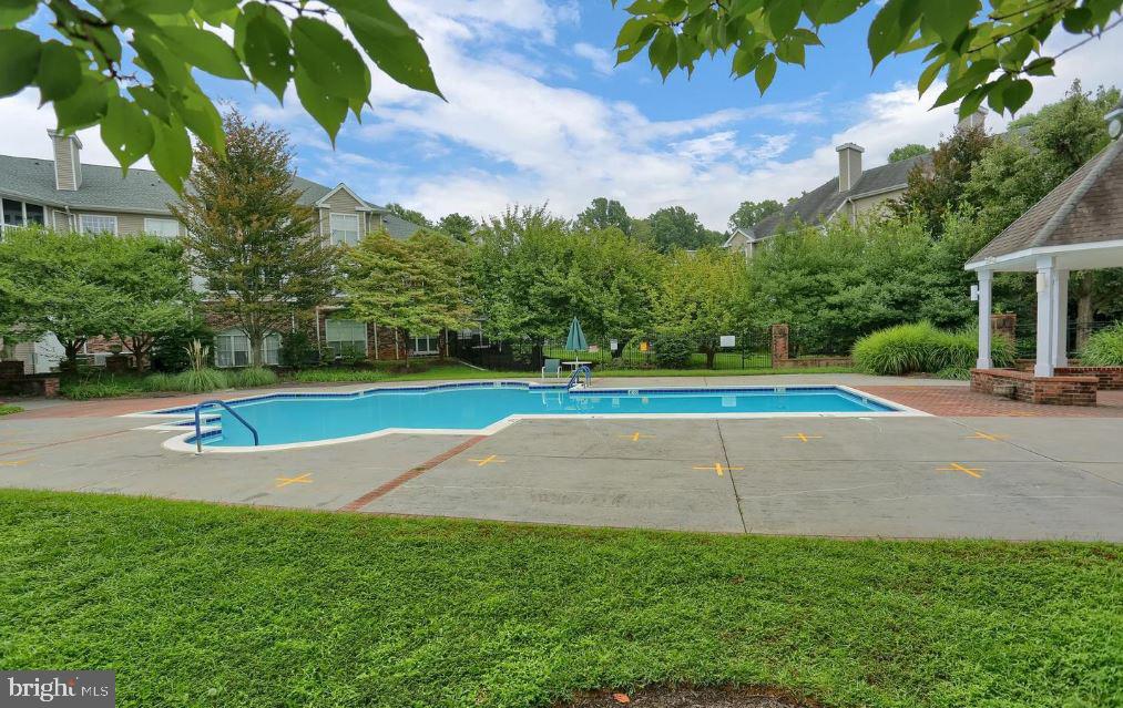 ENGLISH COUNTRY MANOR - Residential