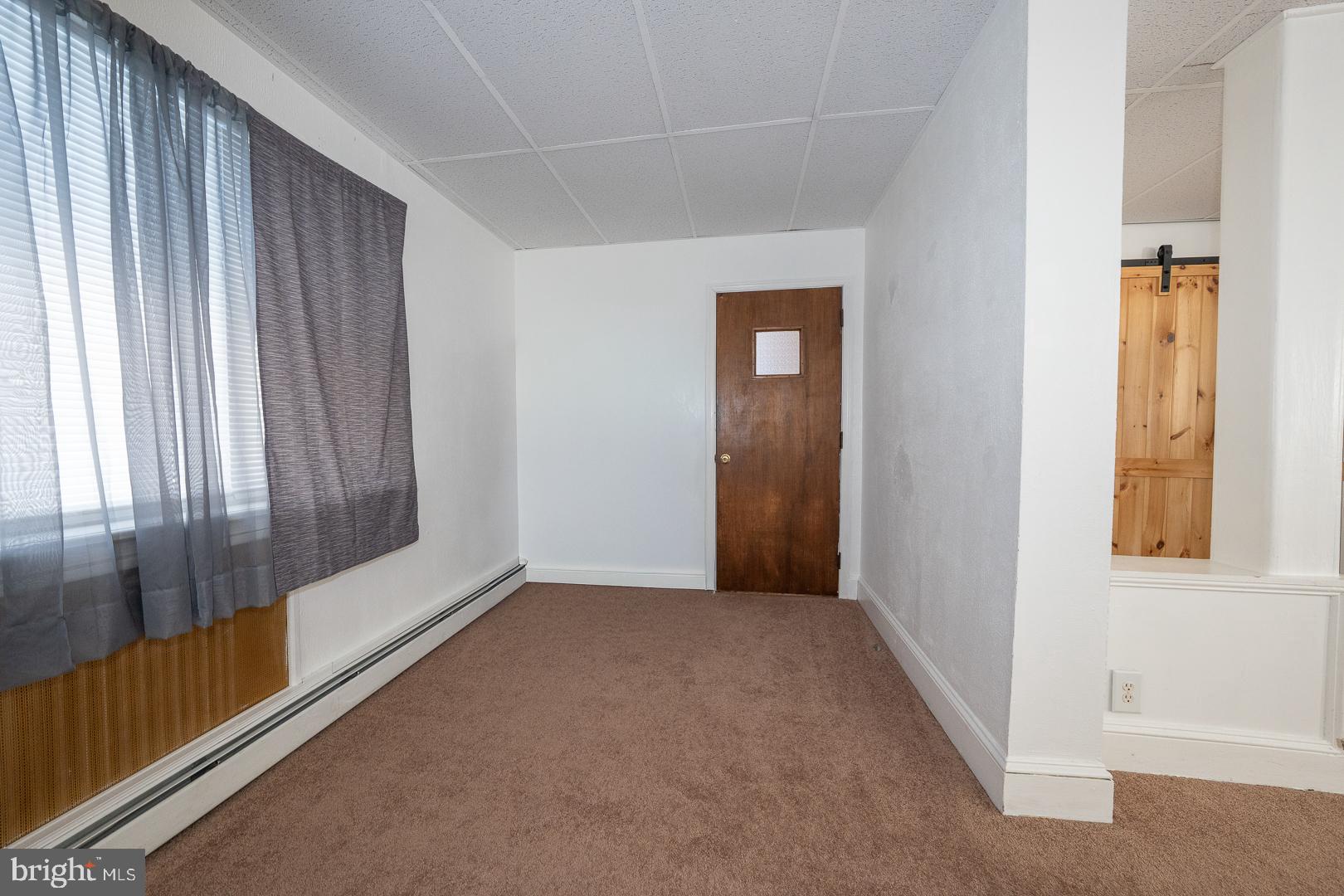 206 E HINCKLEY AVENUE