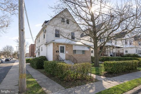 206 E HINCKLEY AVENUE RIDLEY PARK PA 19078