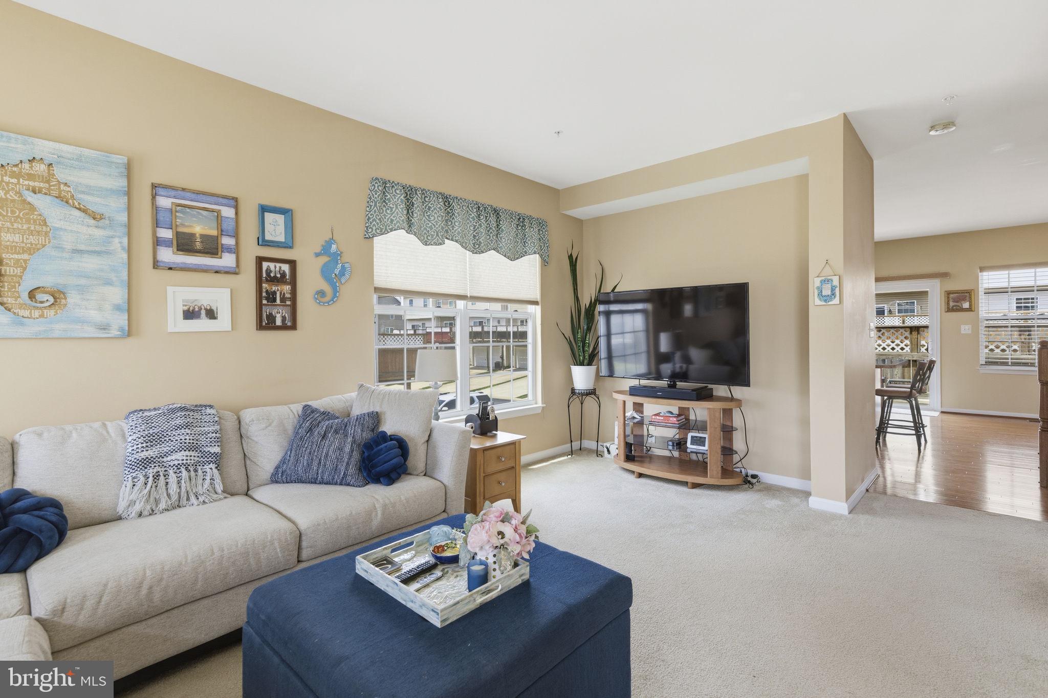 624 SNOWBERRY WAY