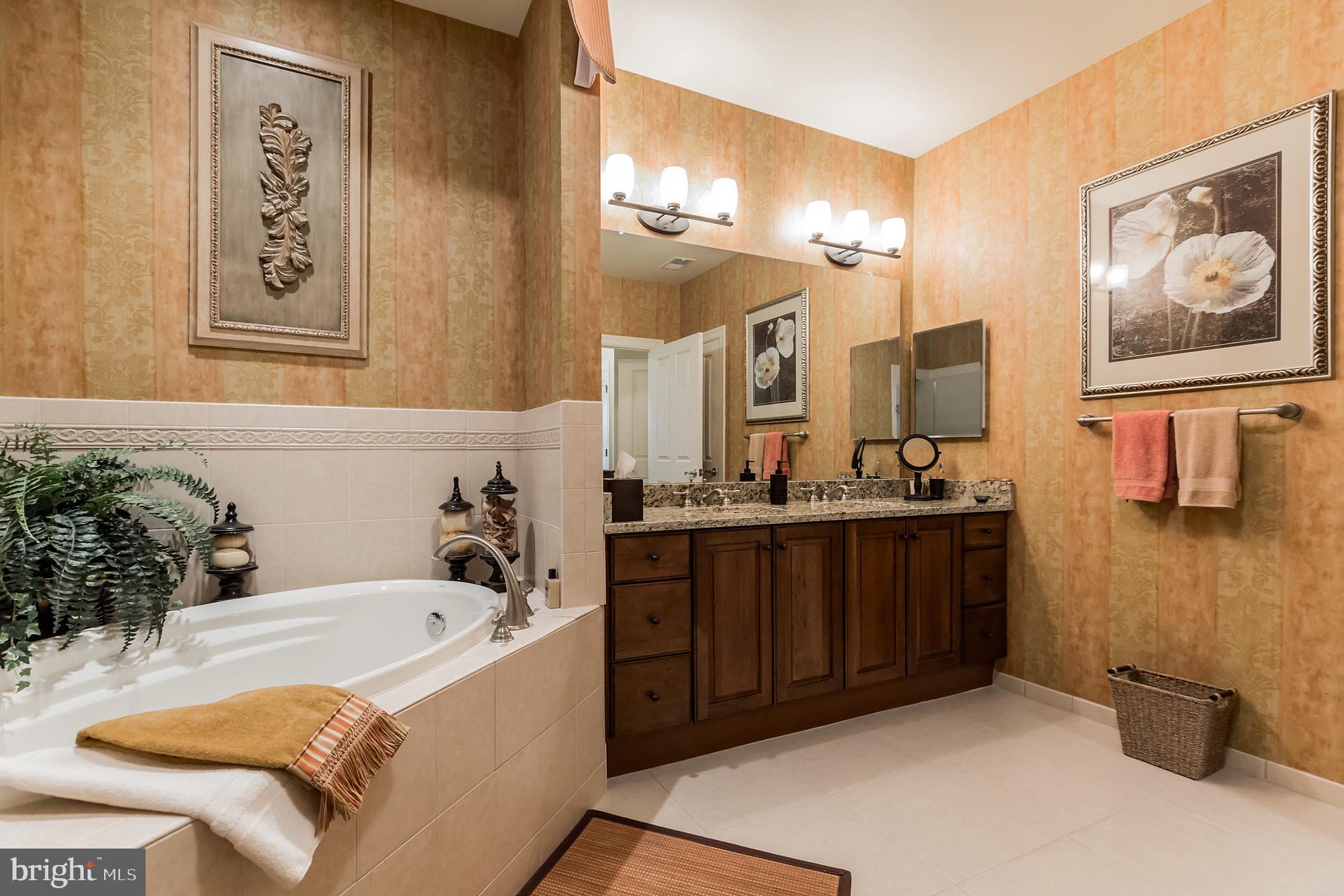 TERRAZZA NEWTOWN SQR - Residential