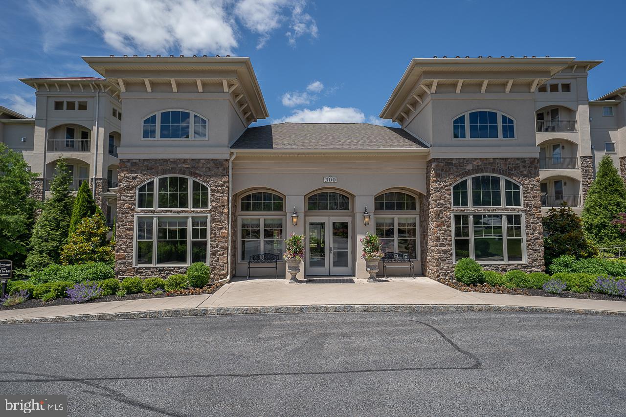 TERRAZZA NEWTOWN SQR - Residential