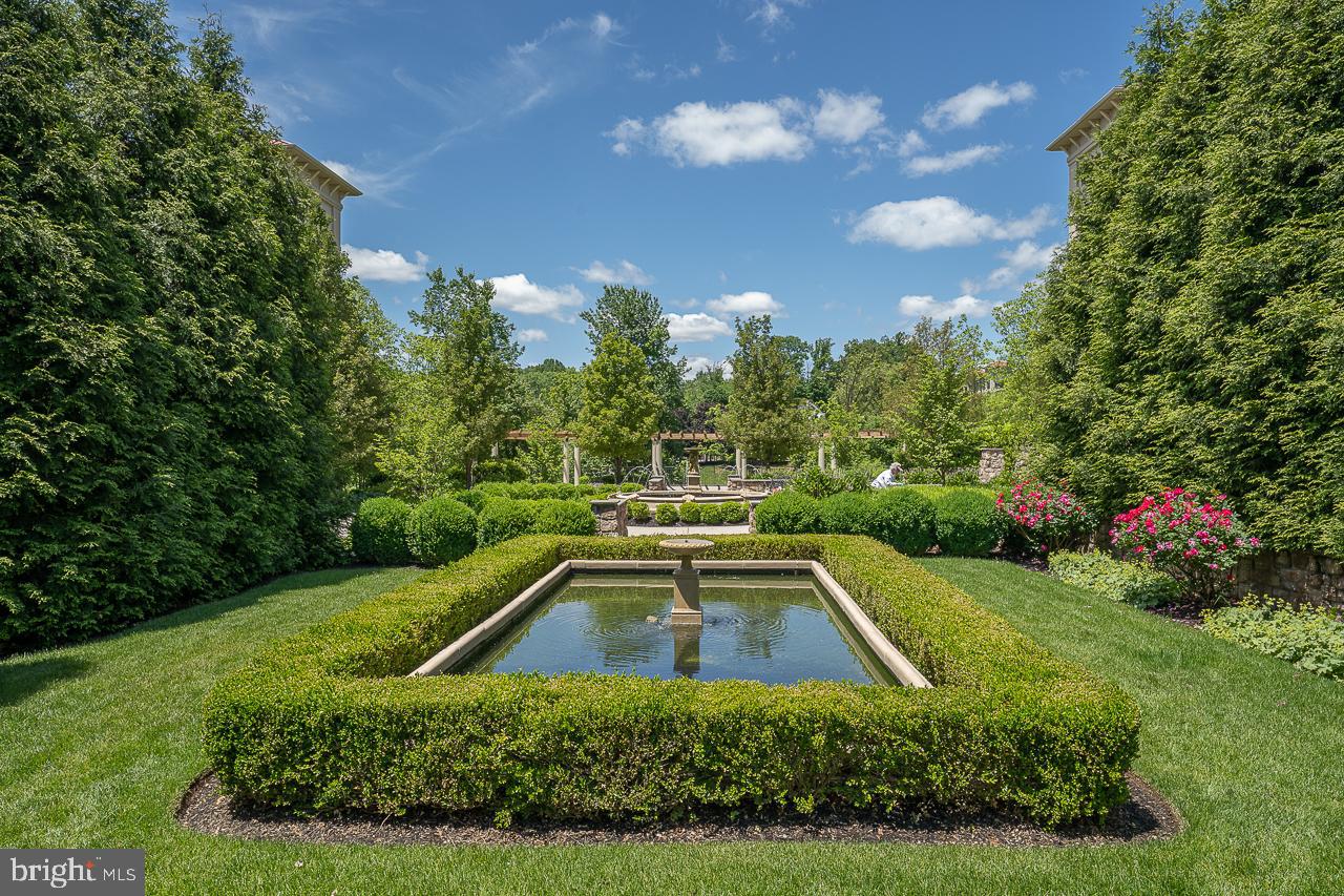 TERRAZZA NEWTOWN SQR - Residential