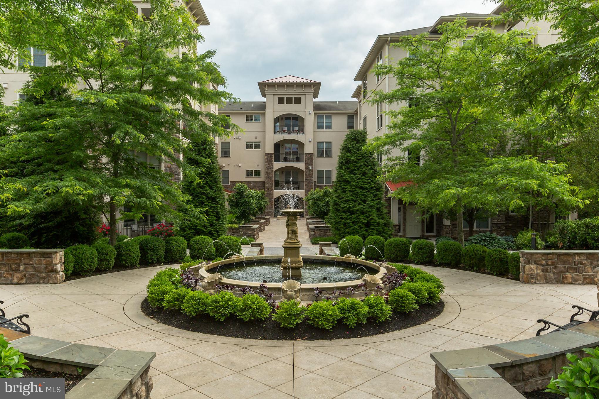 TERRAZZA NEWTOWN SQR - Residential