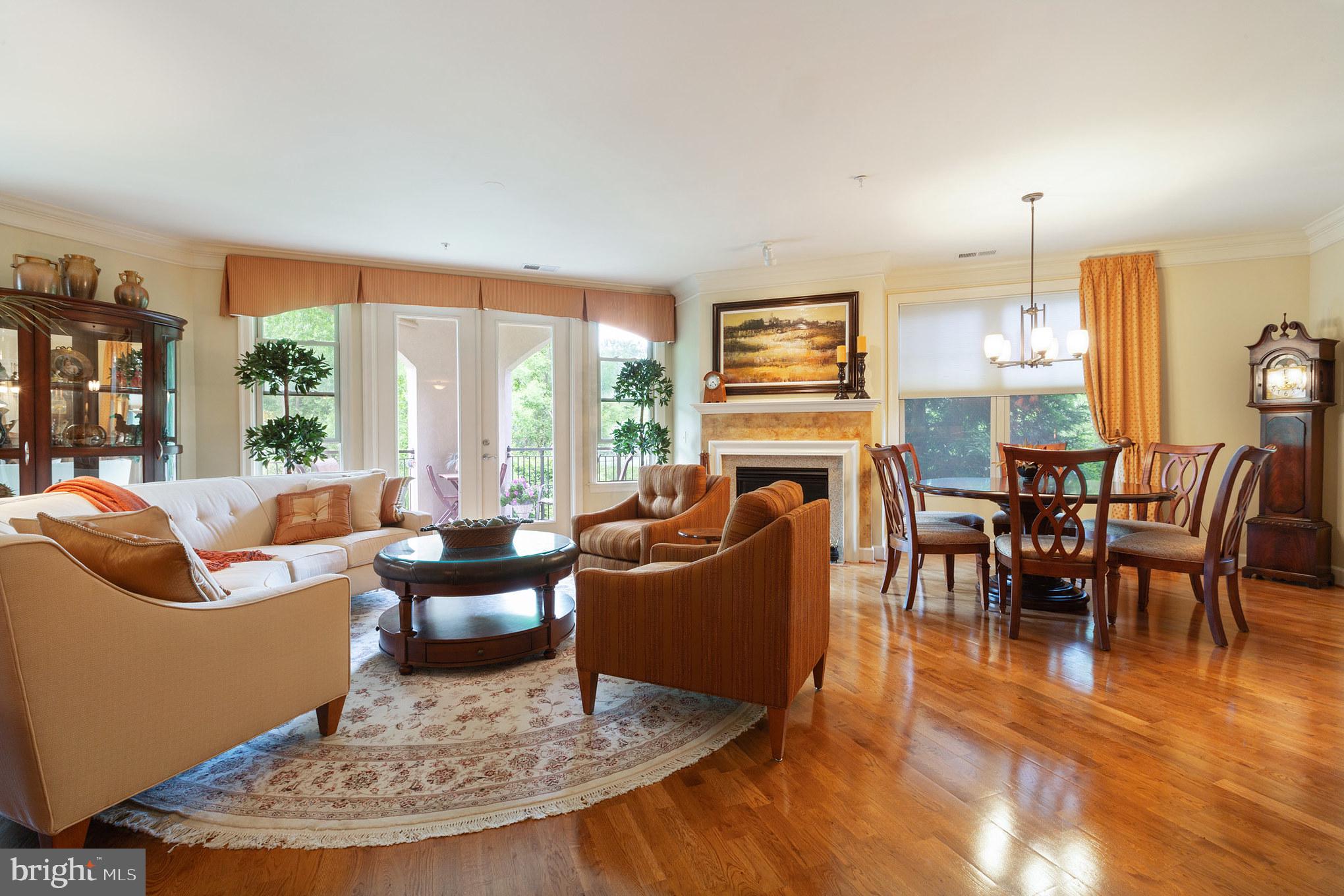 TERRAZZA NEWTOWN SQR - Residential