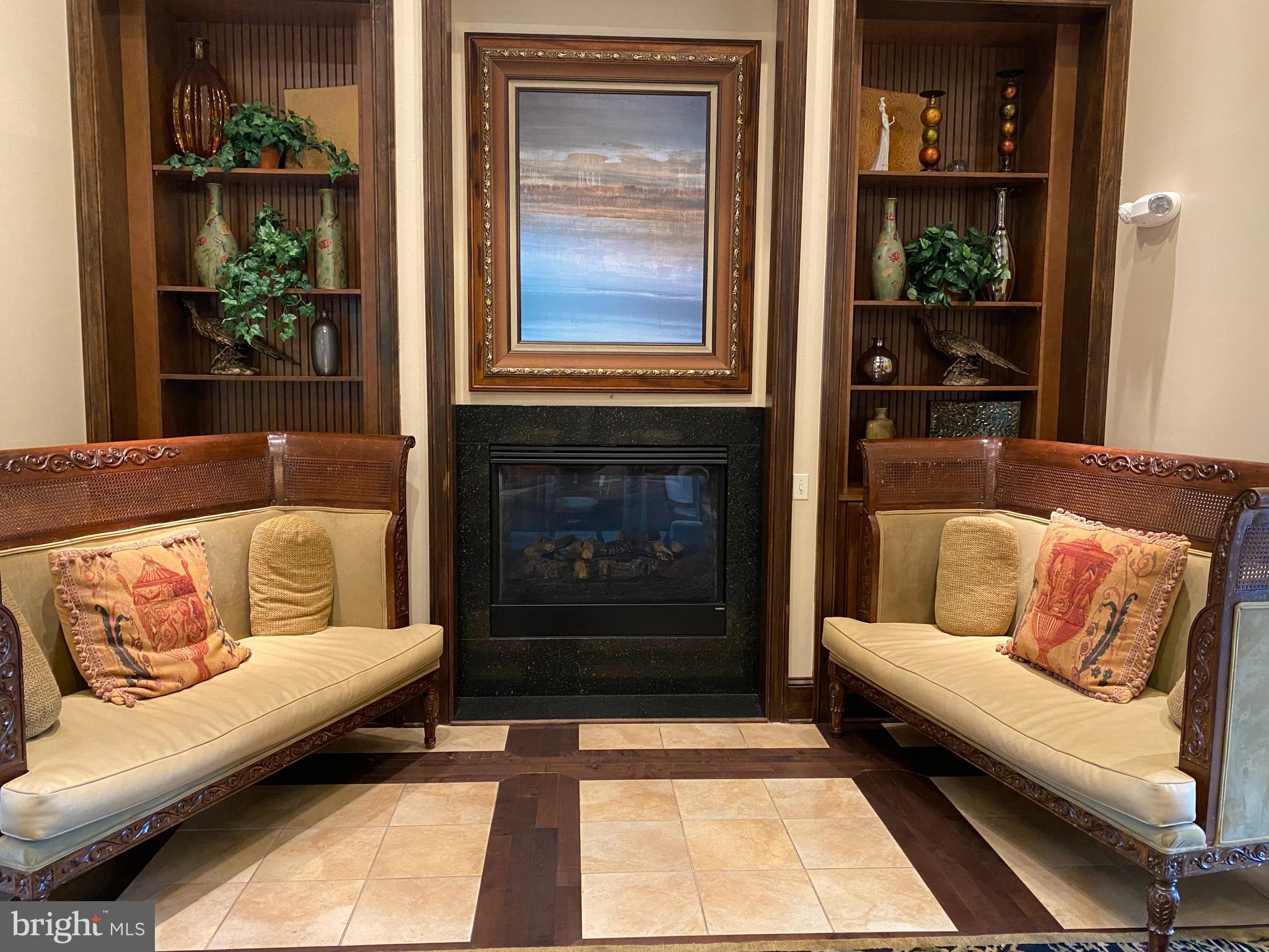 TERRAZZA NEWTOWN SQR - Residential