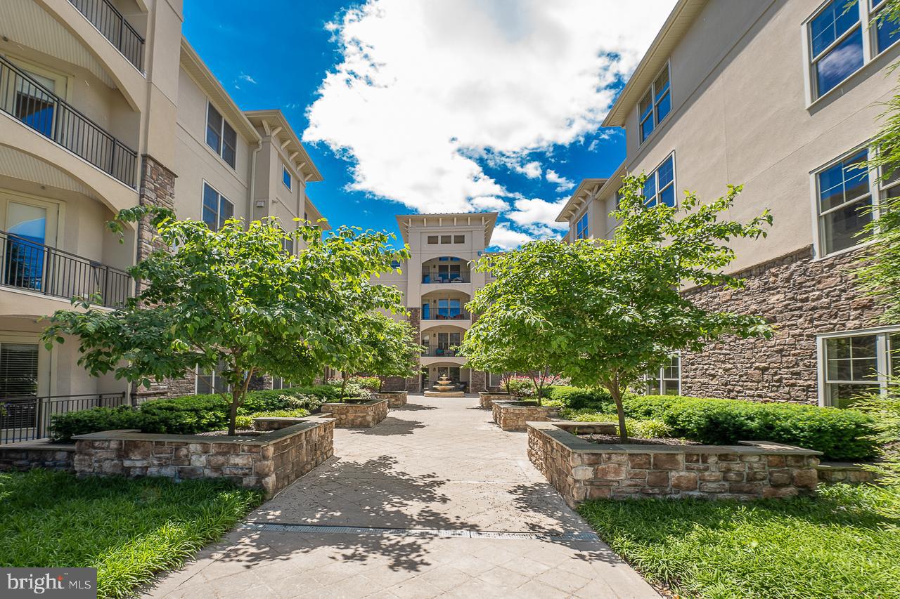 TERRAZZA NEWTOWN SQR - Residential