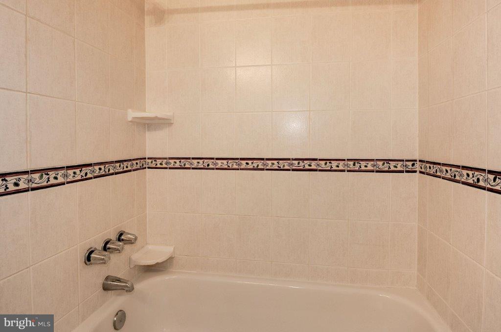 SHADOWOOD - Residential