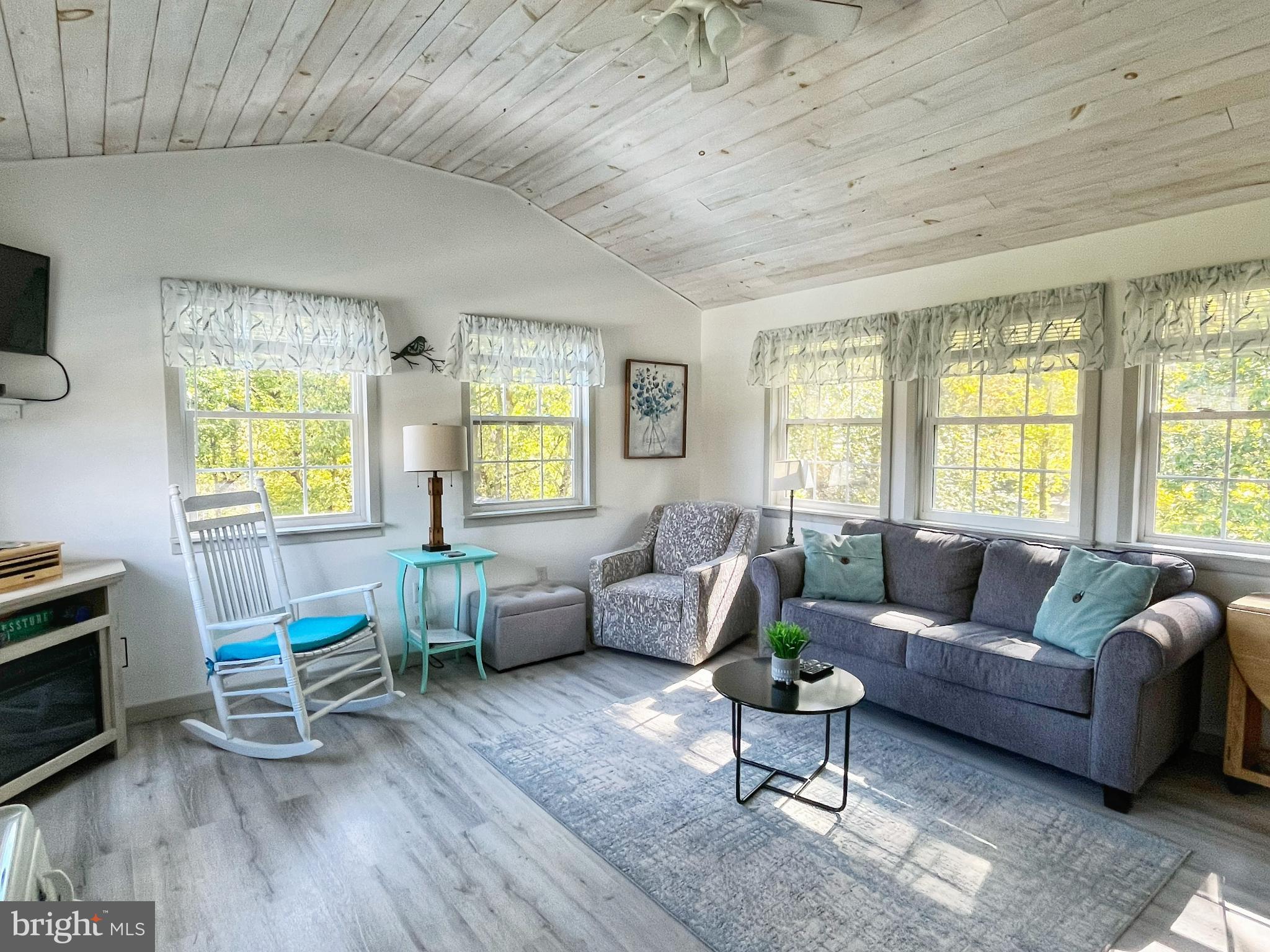 PAGE VALLEY RD - Residential