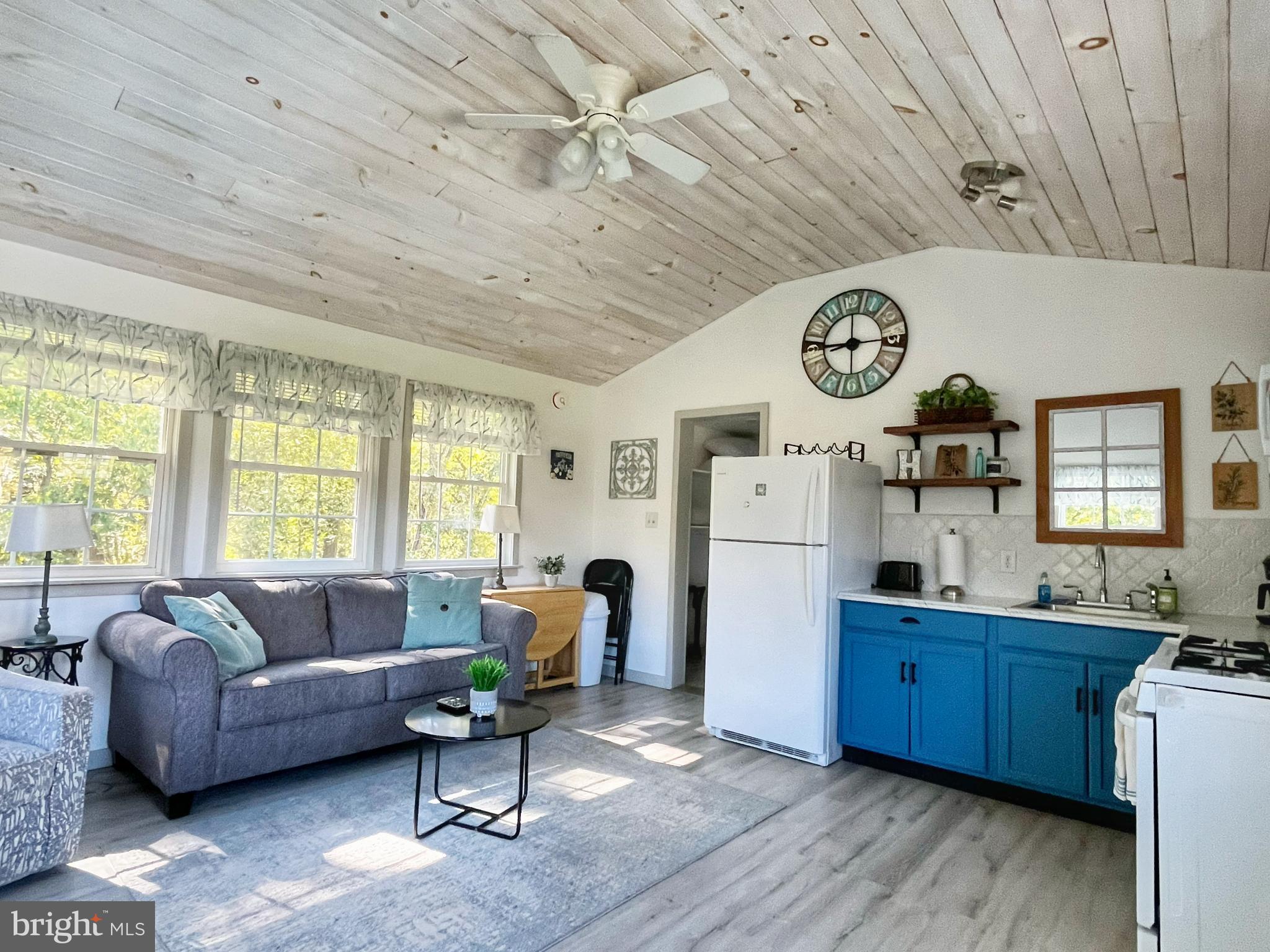 PAGE VALLEY RD - Residential