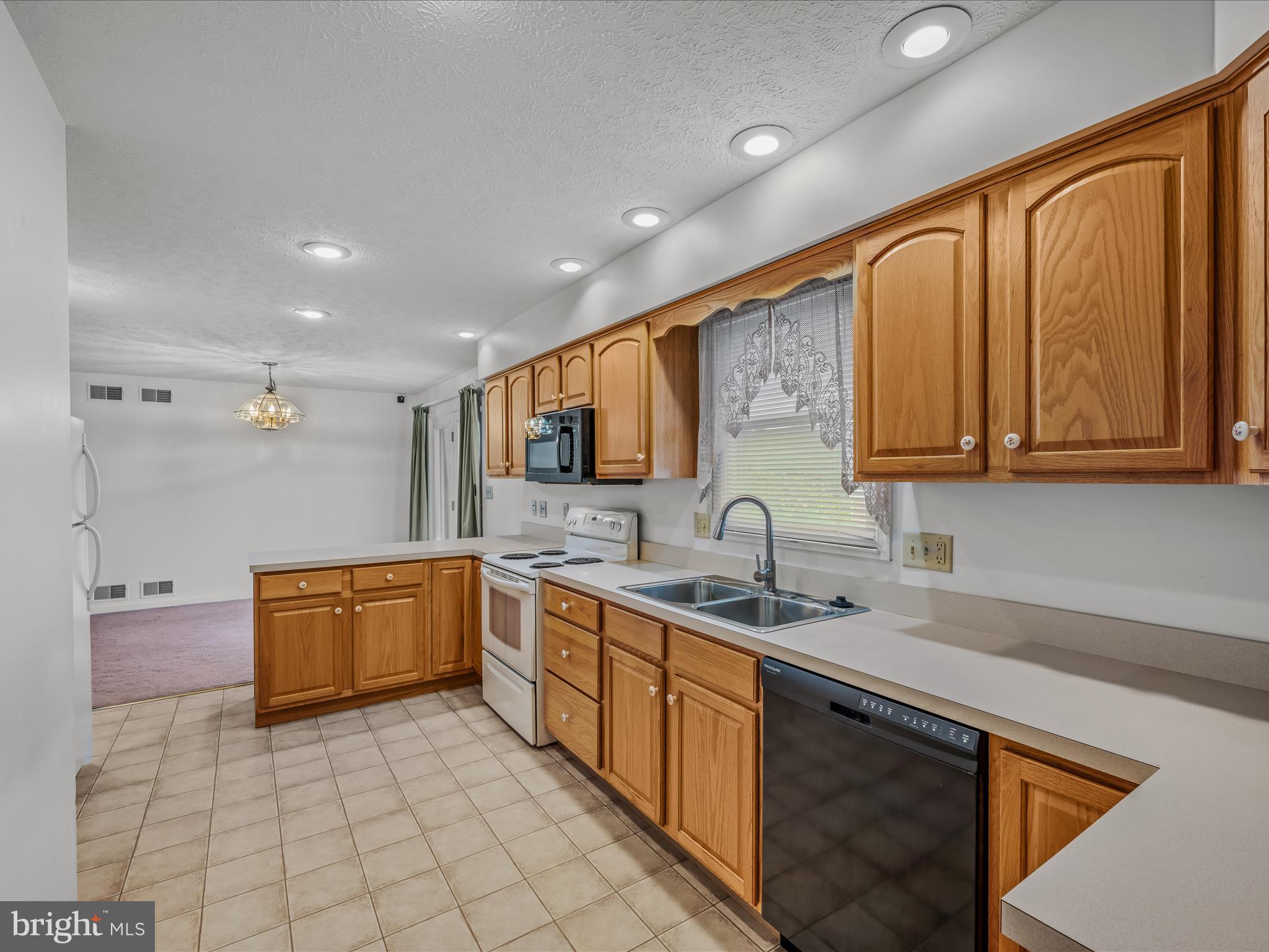 BERKELEY GARDENS - Residential Lease