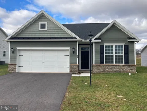 29 Partridge Court Unit C67, Gettysburg, PA MLS: PAAD2016692