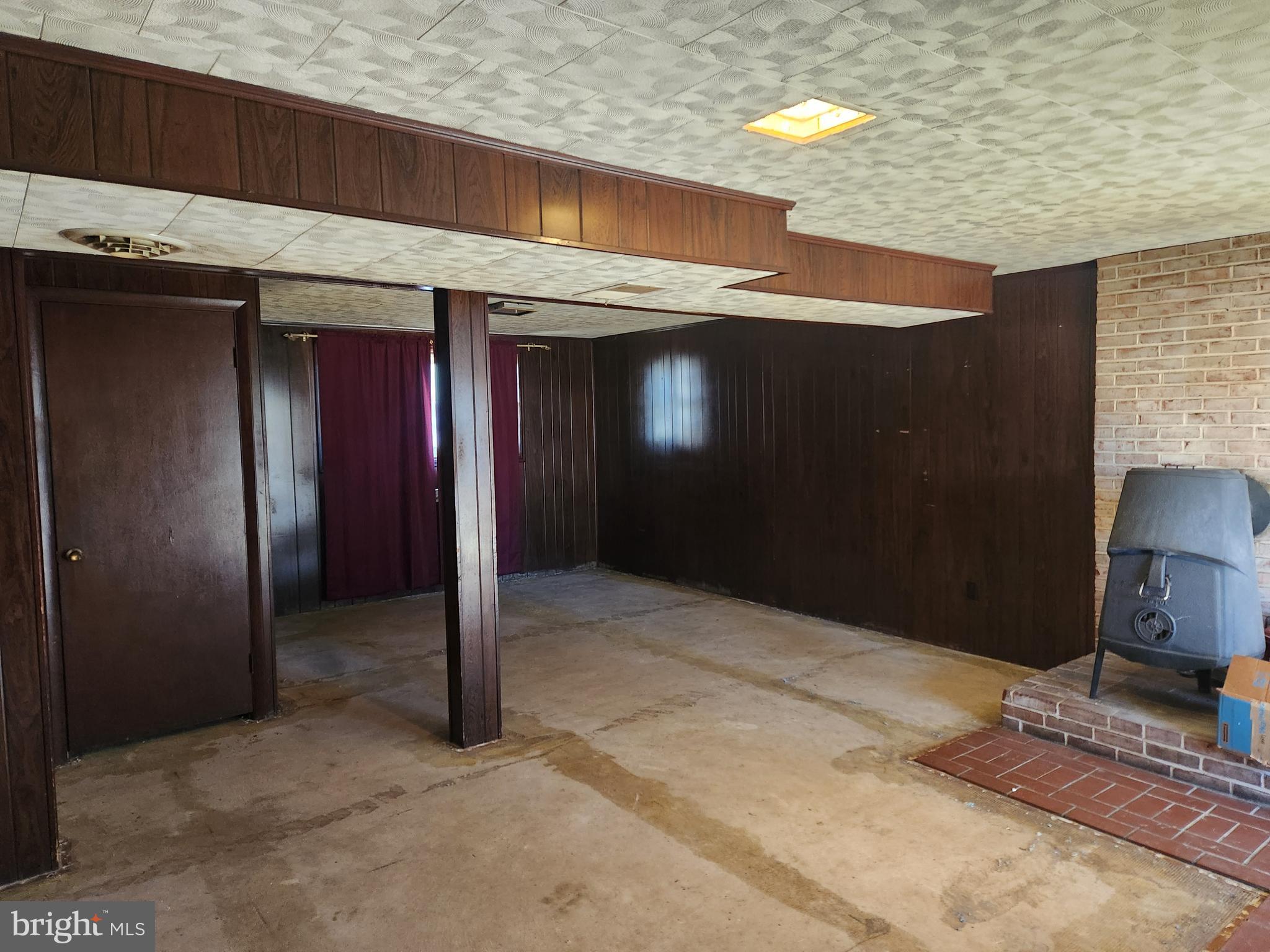 810 OAK LANE