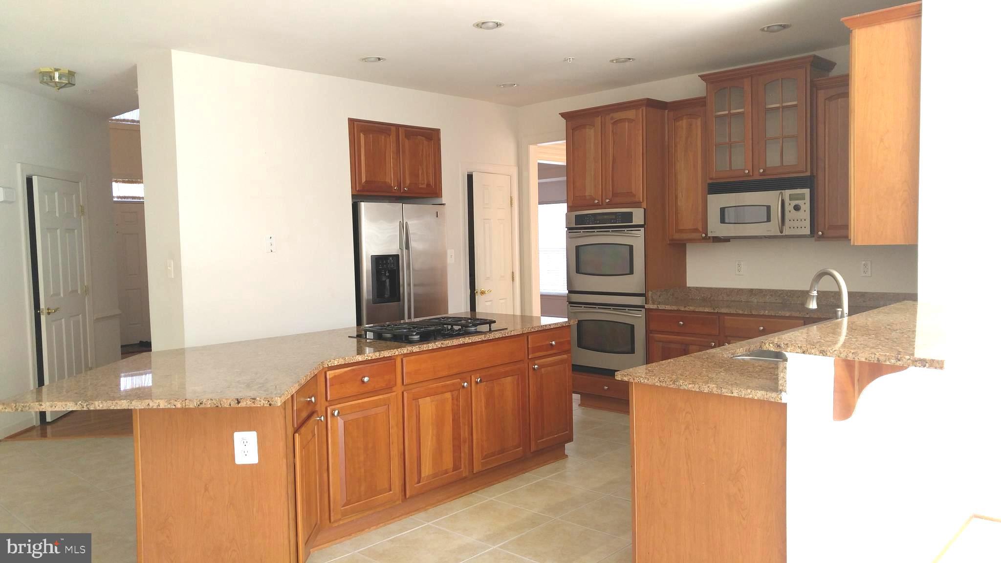 CROSS CREEK CLUB - Residential Lease