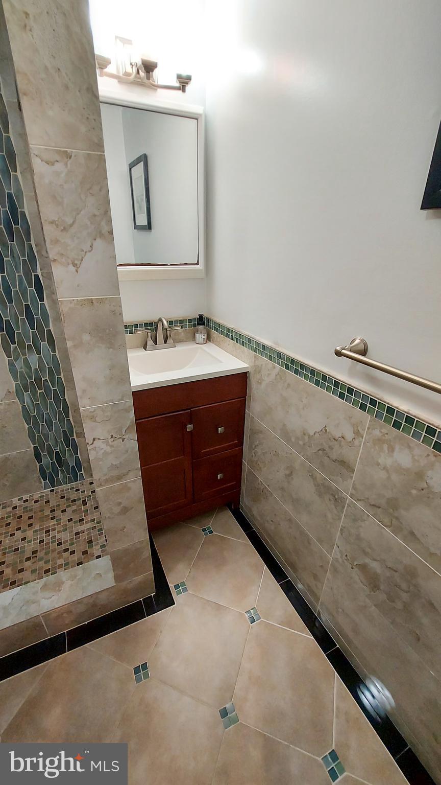 SUFFOLK PLACE - Residential Lease