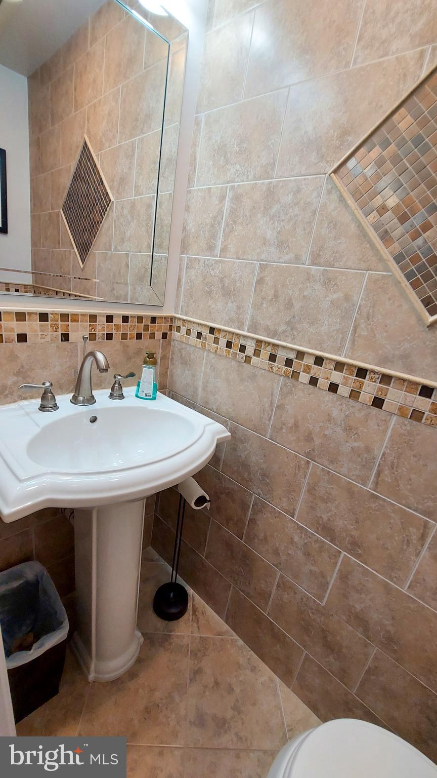 SUFFOLK PLACE - Residential Lease