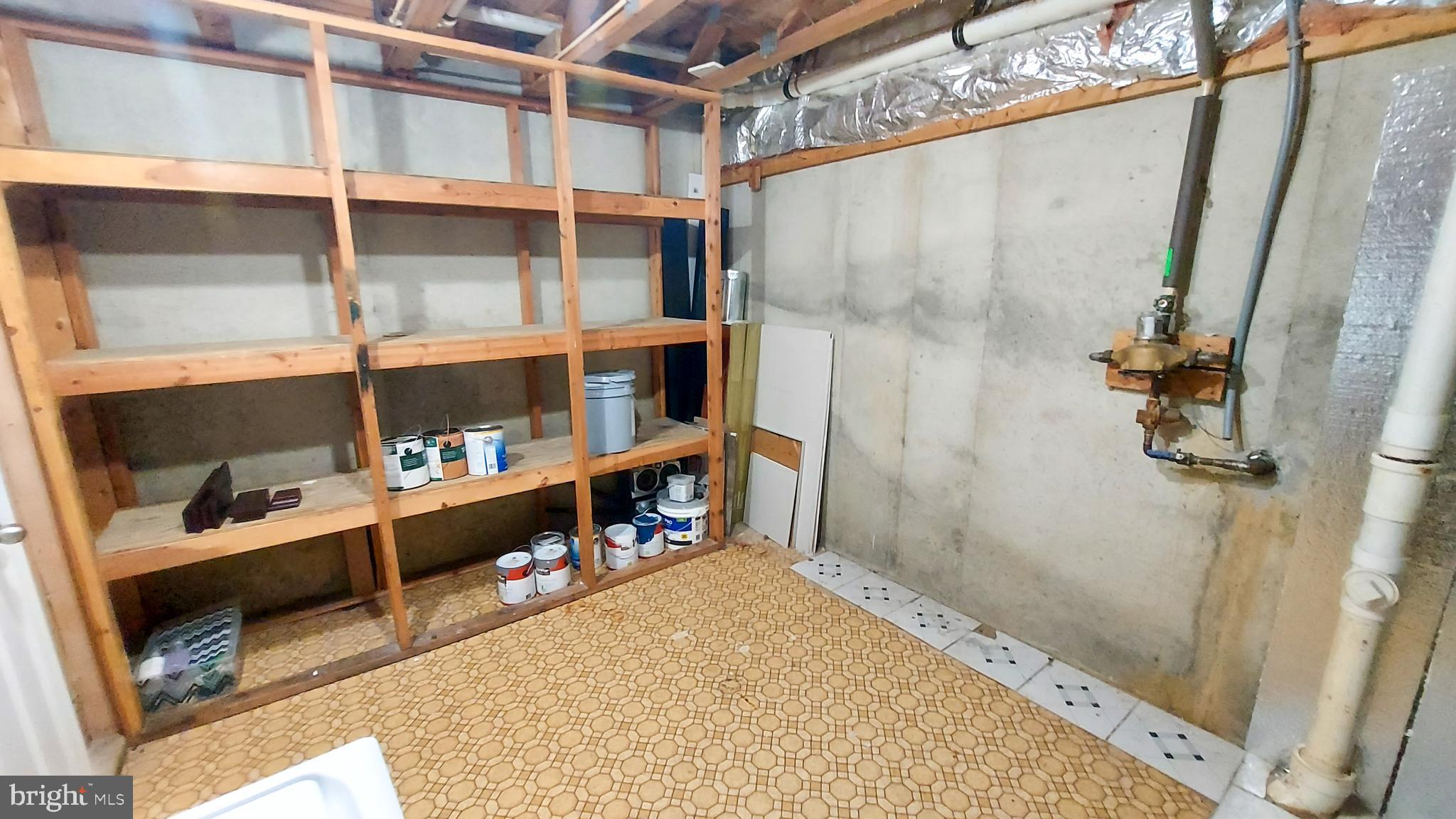 SUFFOLK PLACE - Residential Lease