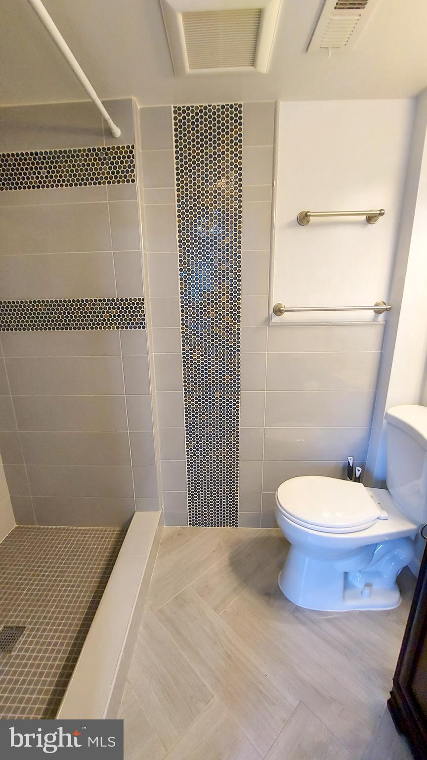 SUFFOLK PLACE - Residential Lease